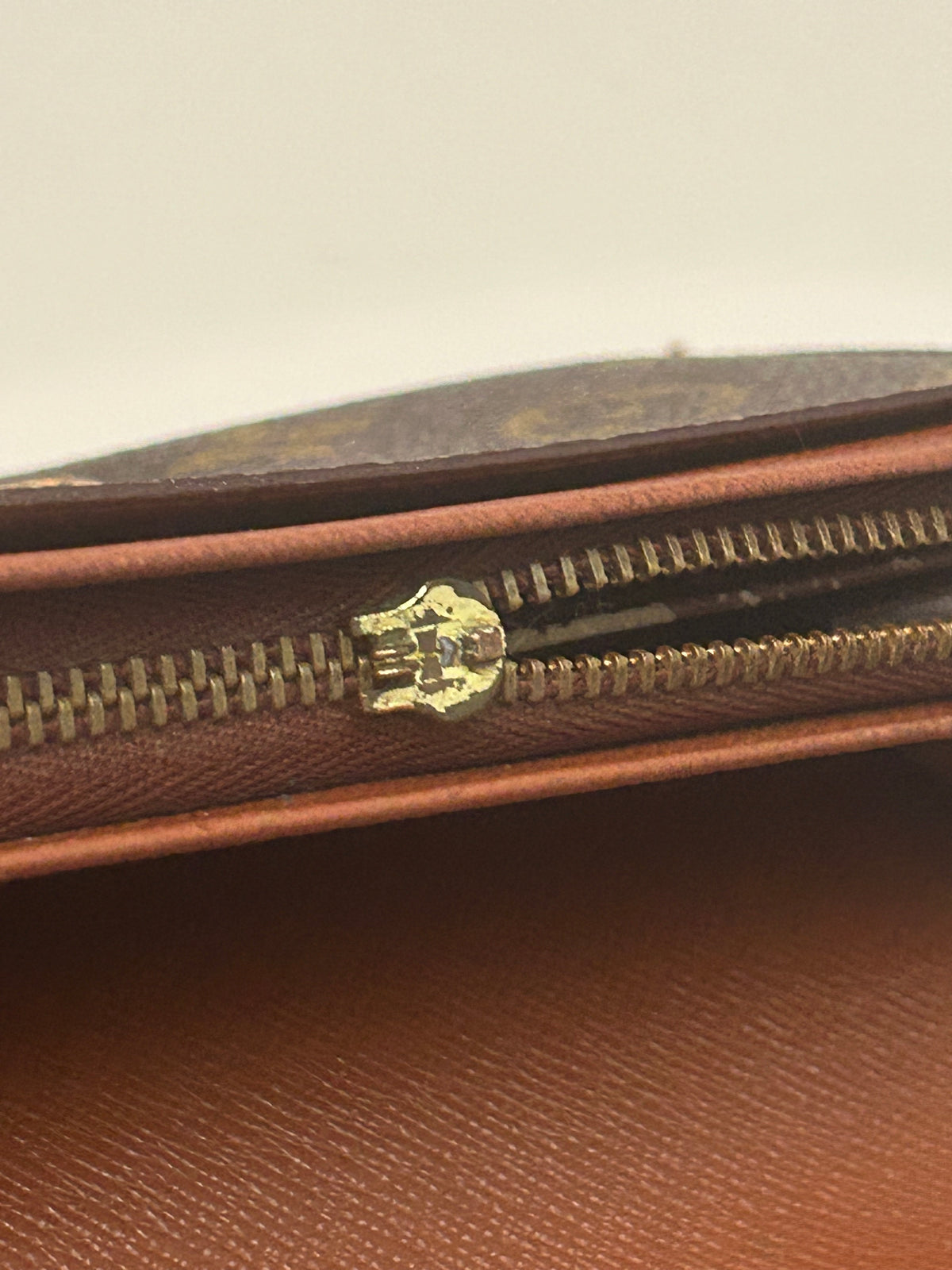 Louis Vuitton Pung