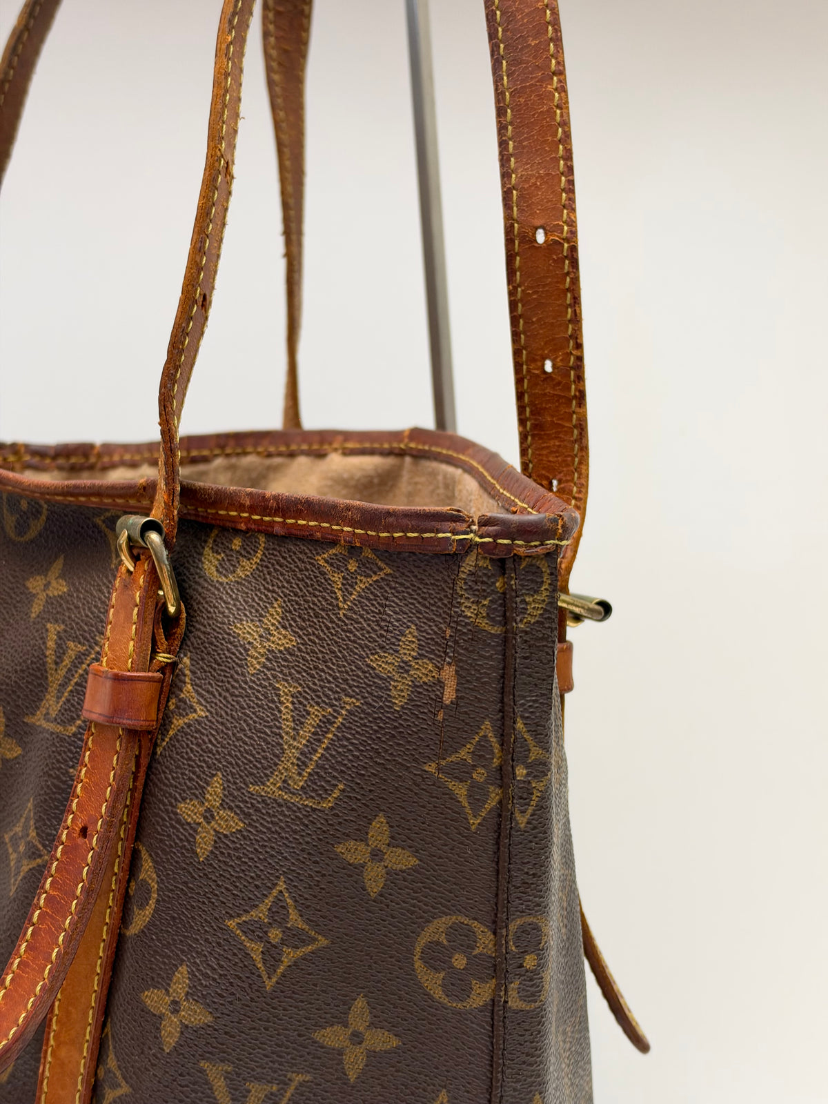 Louis Vuitton Marais