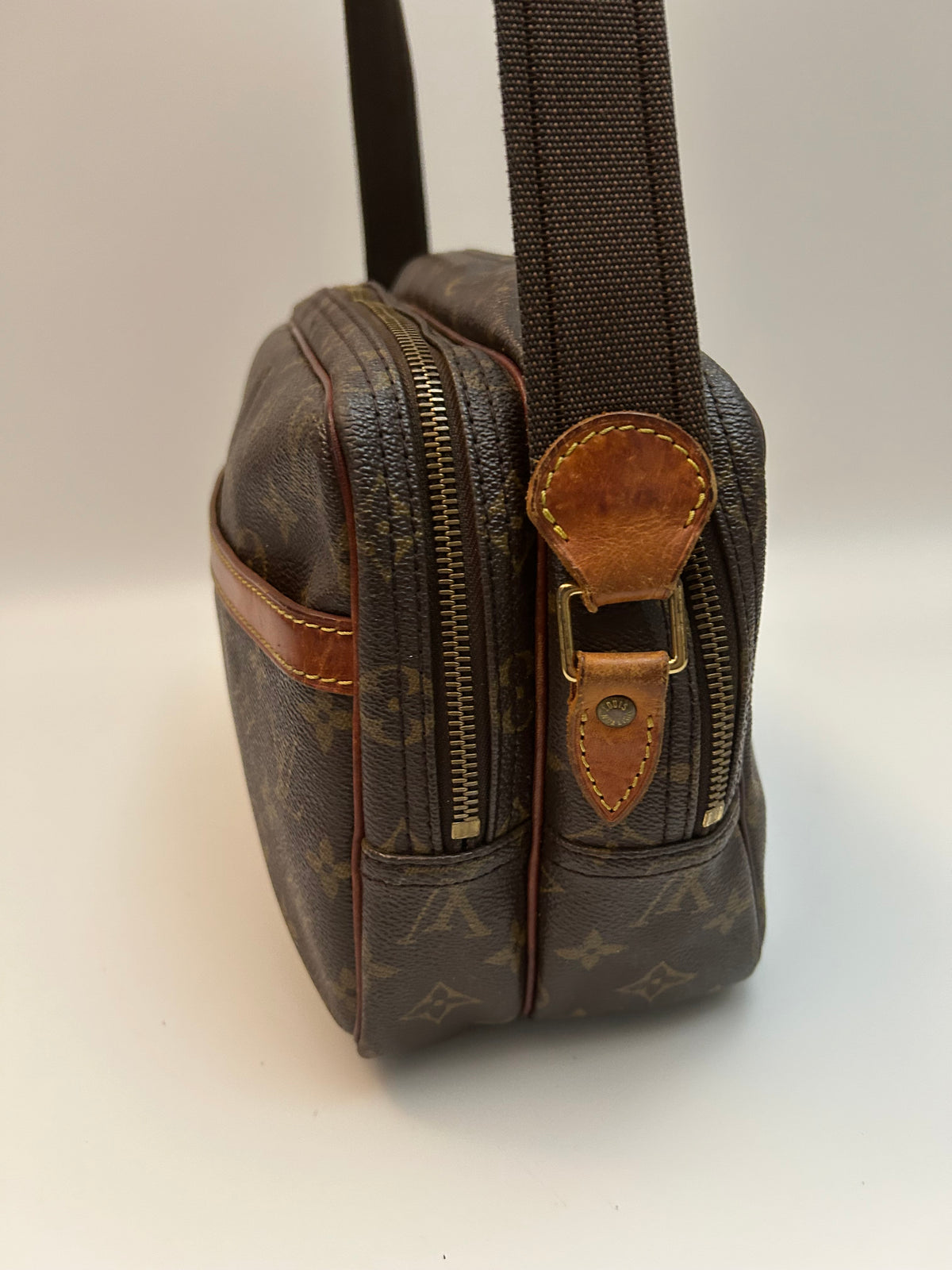 Louis Vuitton Reporter