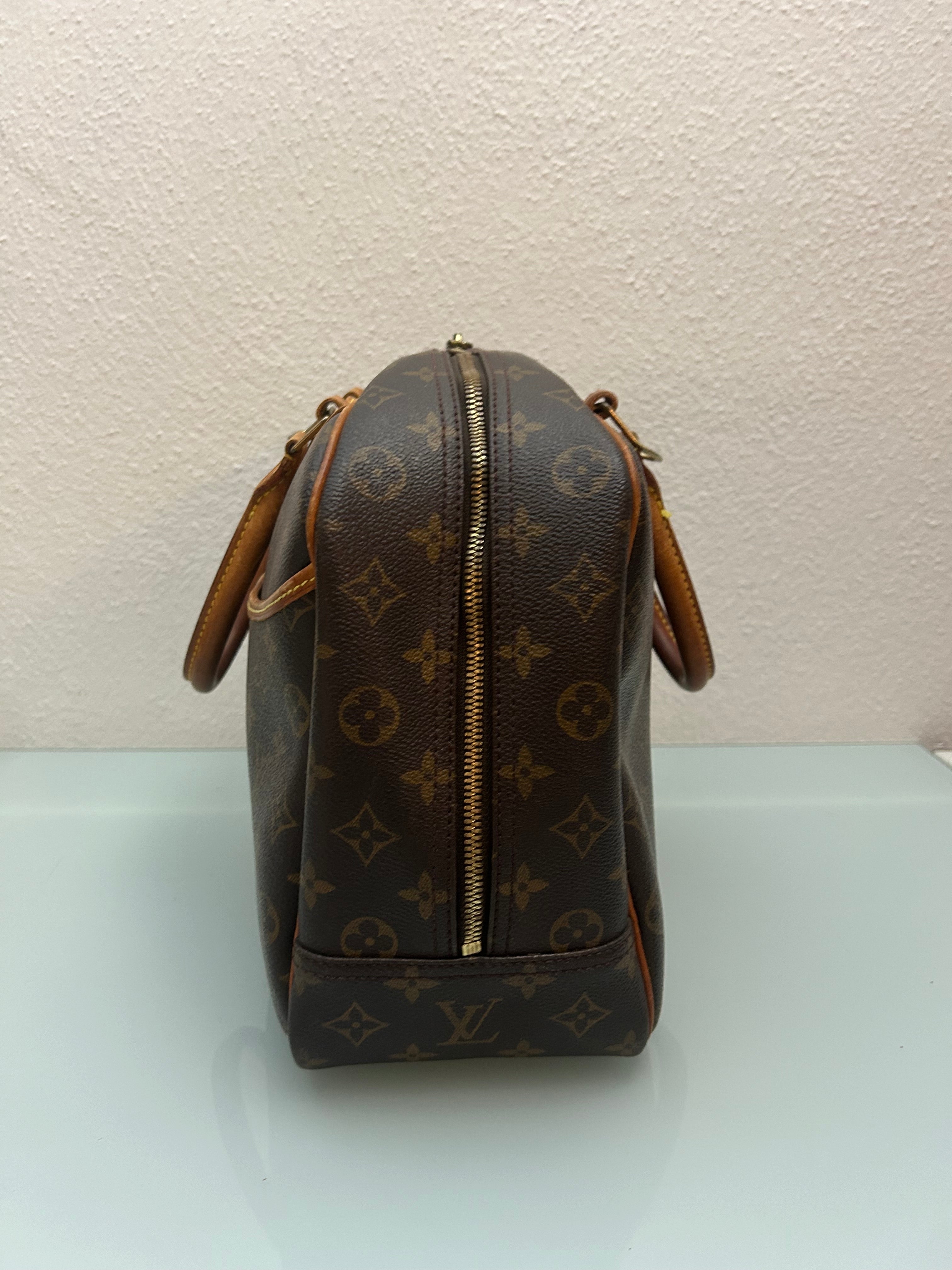 Louis Vuitton Deaudville