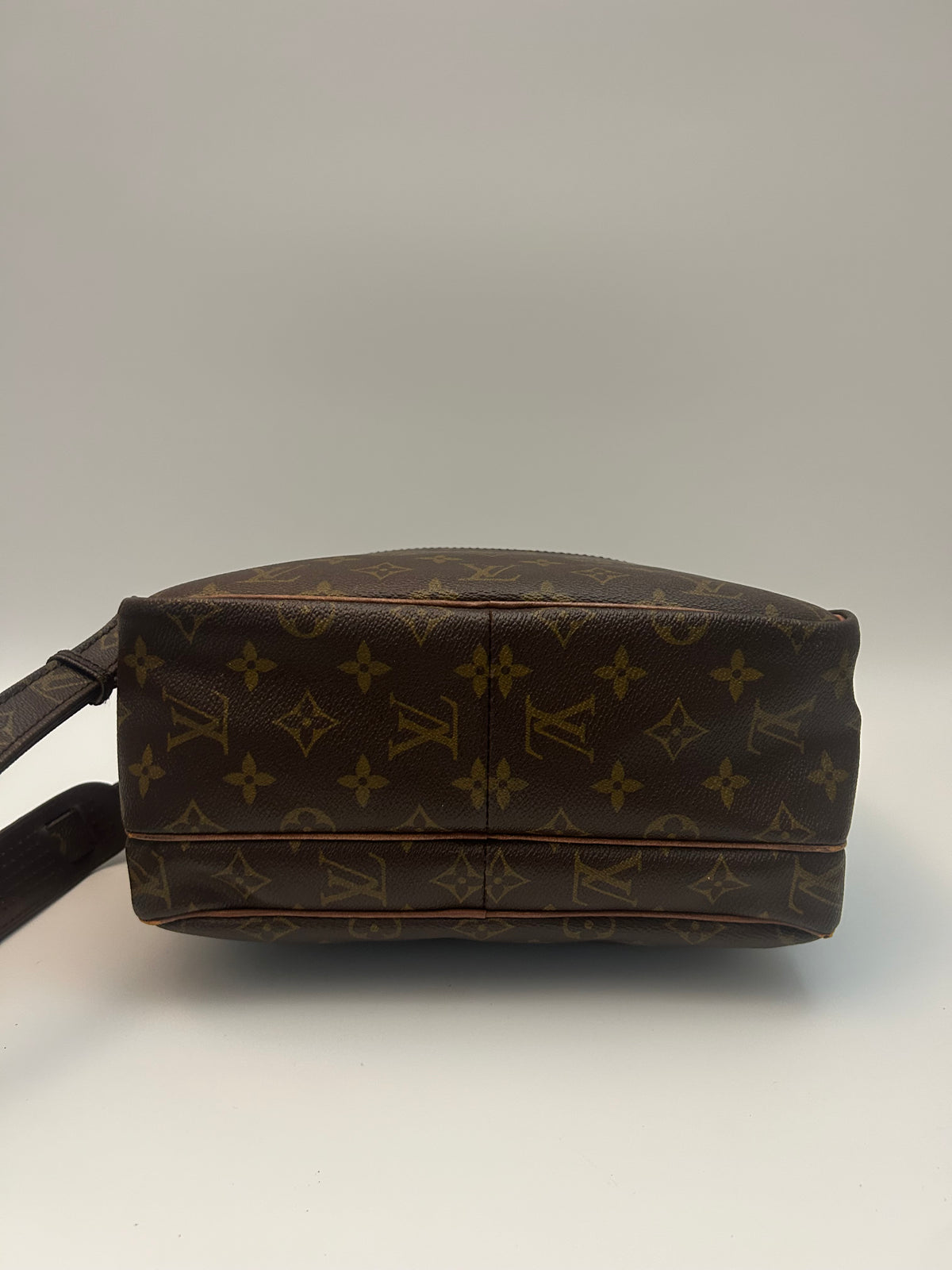 Louis Vuitton Nile