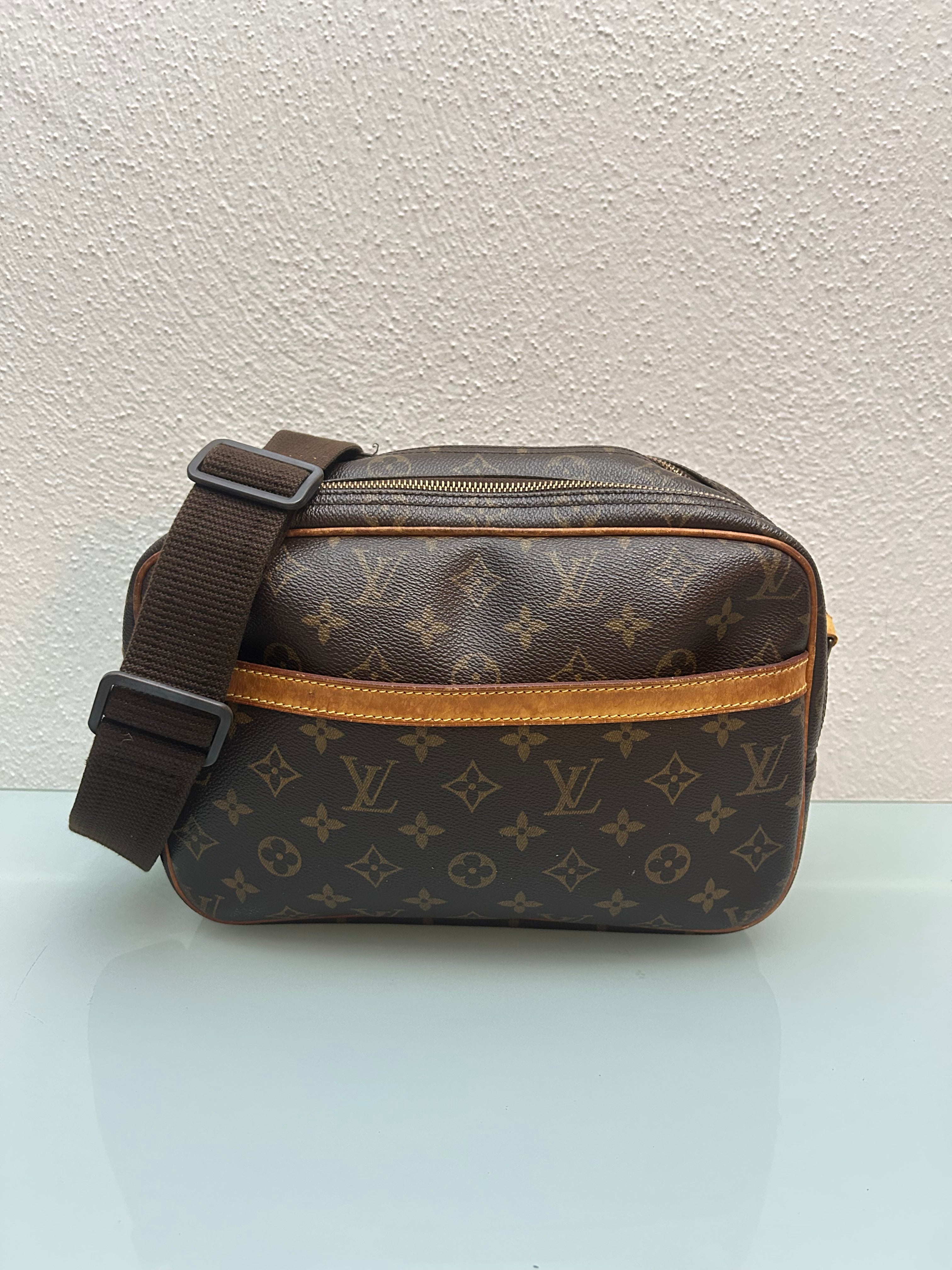 Louis Vuitton Reporter