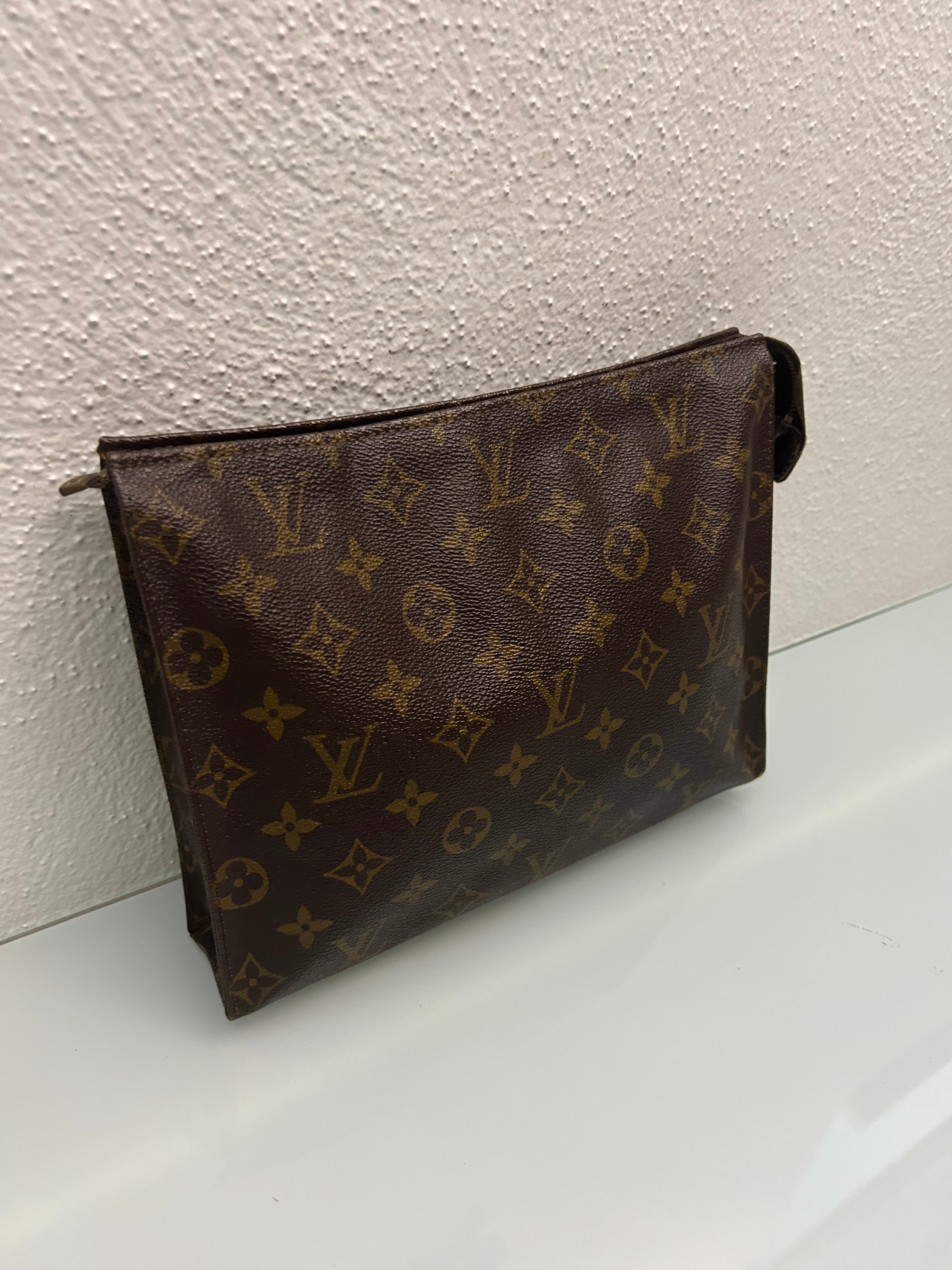 Louis Vuitton Clutch