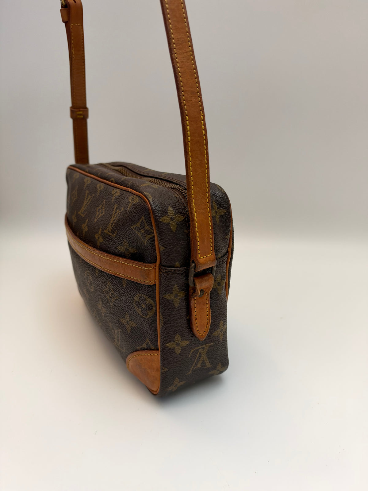 Louis Vuitton Trocadéro 27