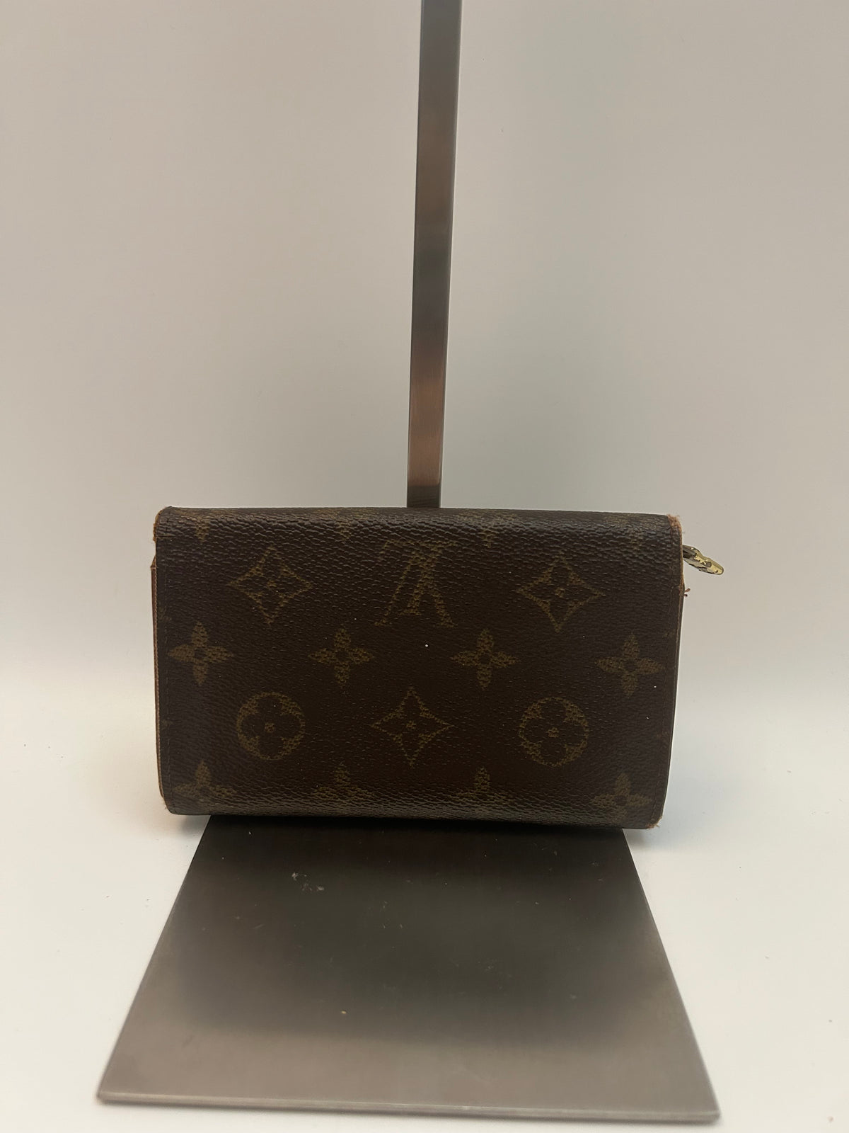 Louis Vuitton Pung