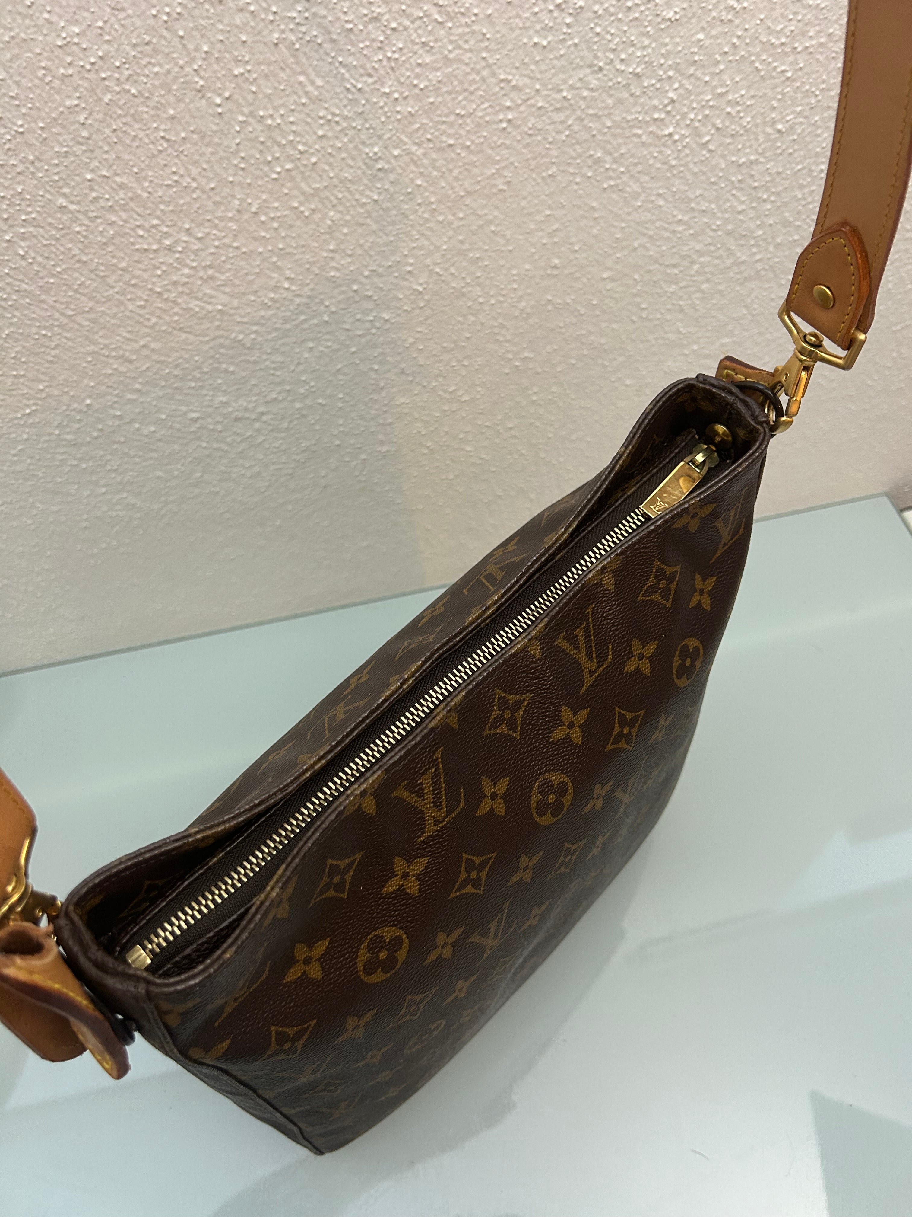 Louis Vuitton Looping