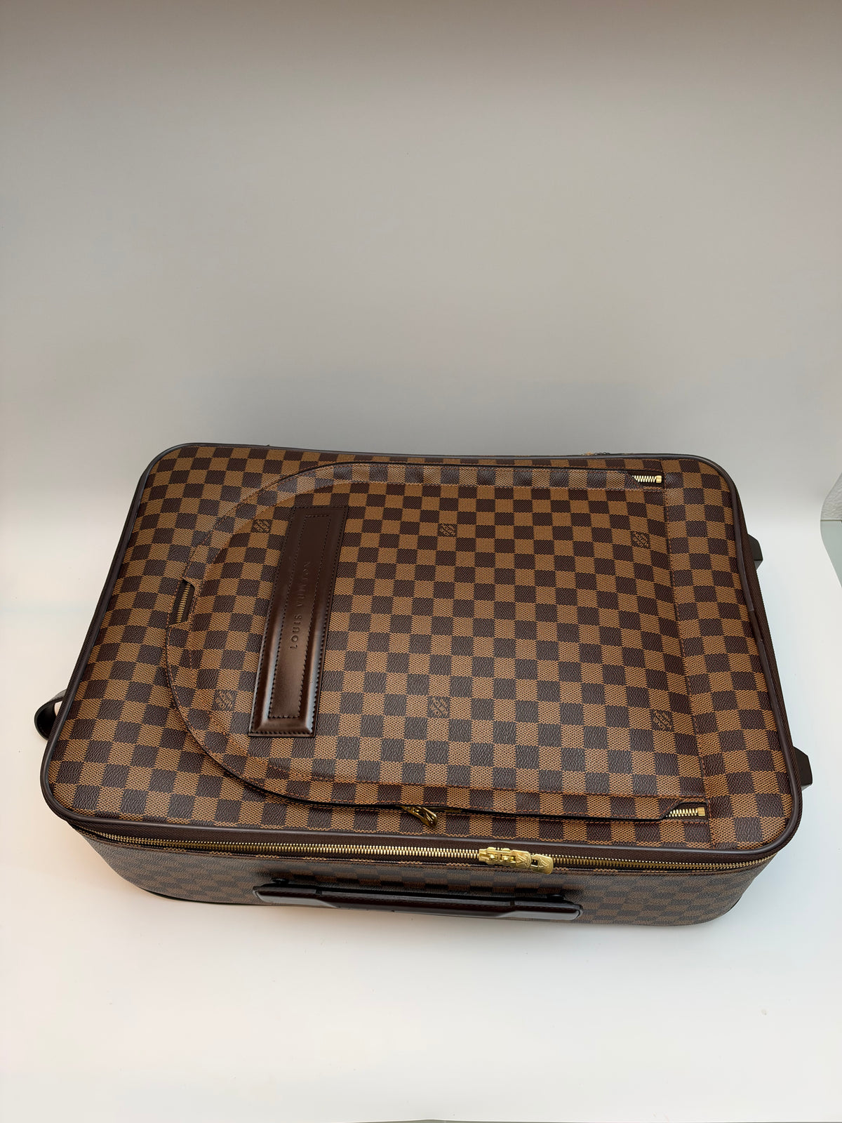 Louis Vuitton Pegase 55 Damier