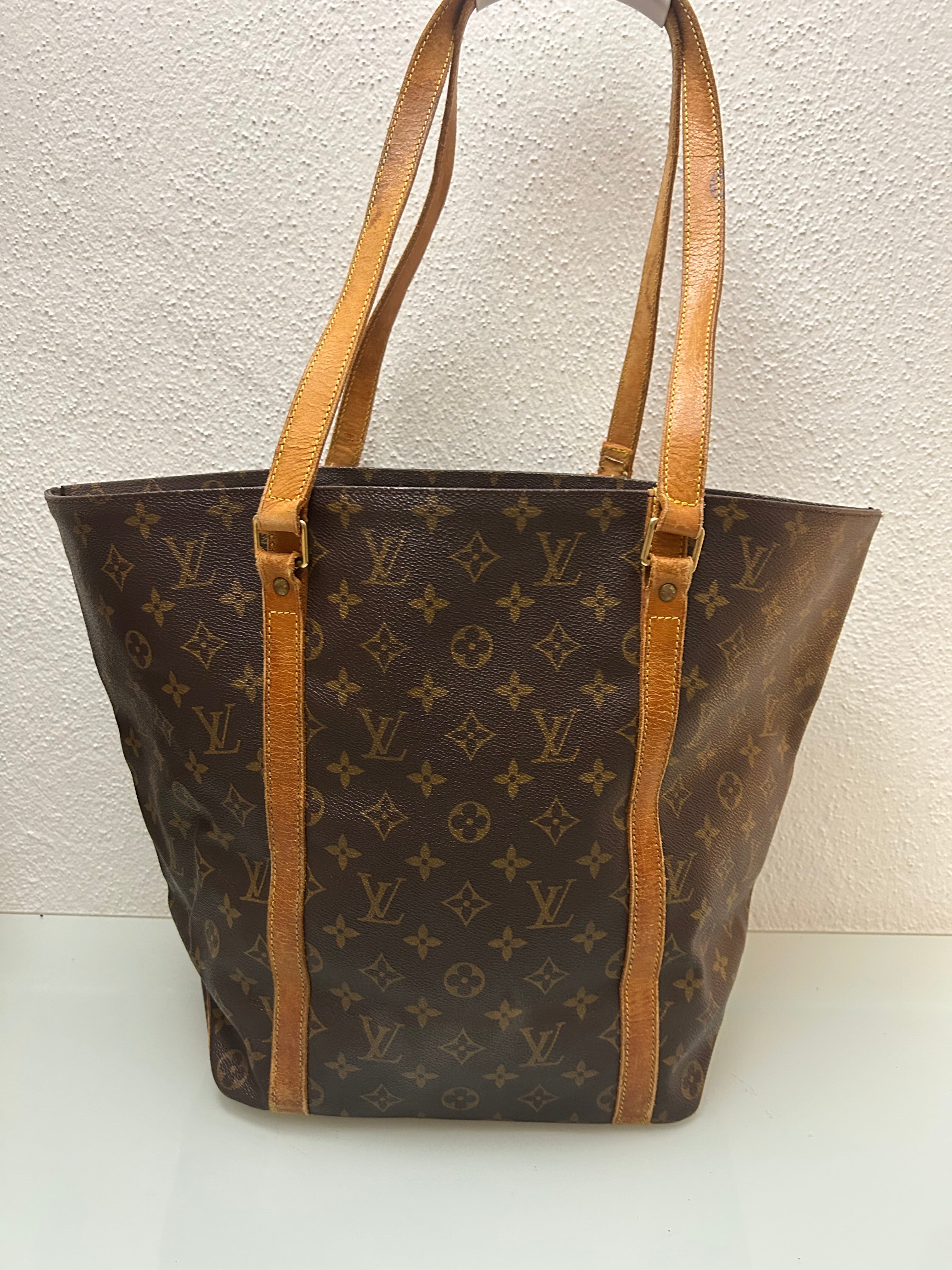 Louis Vuitton Shopper