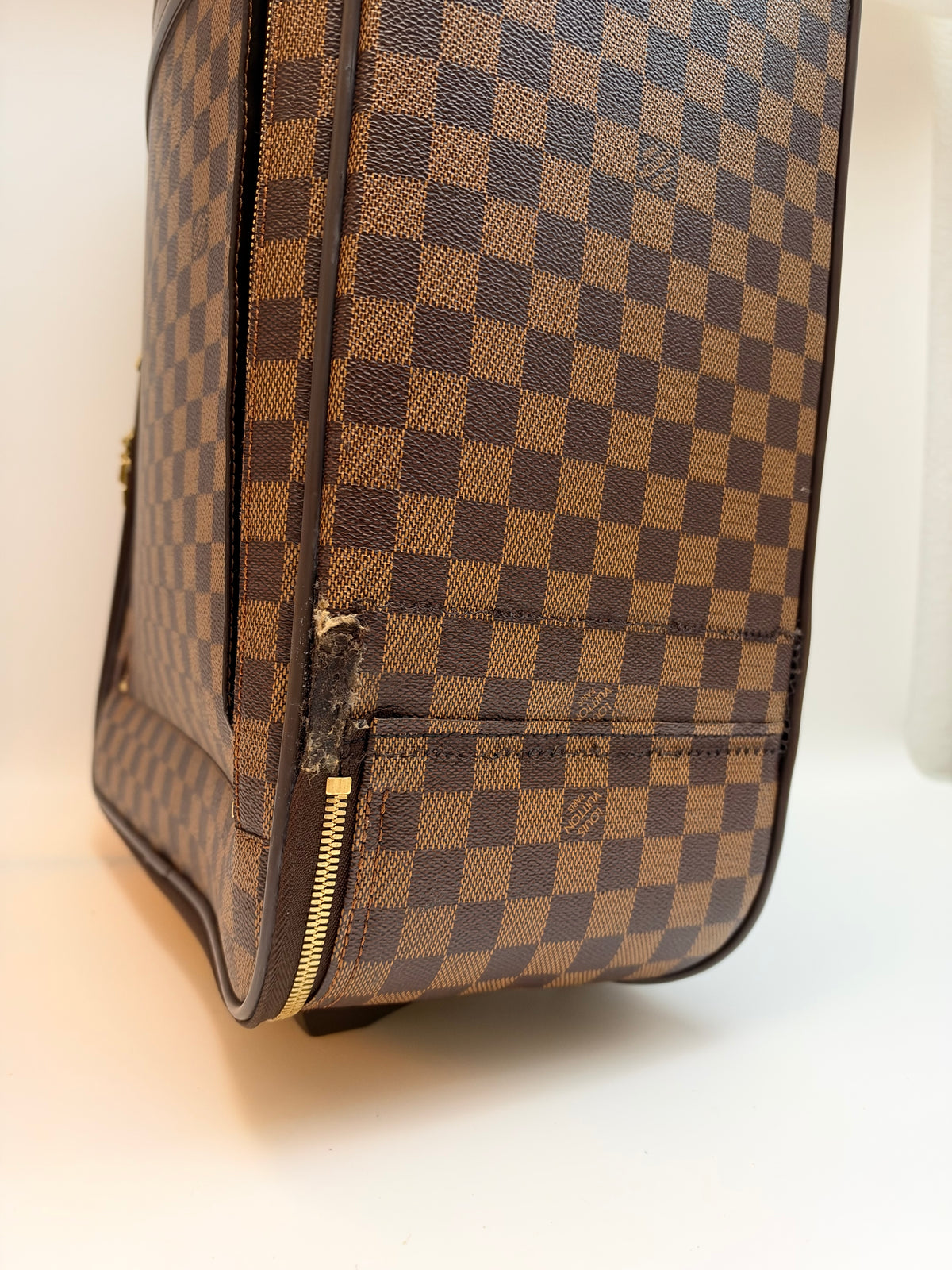 Louis Vuitton Pegase 55 Damier