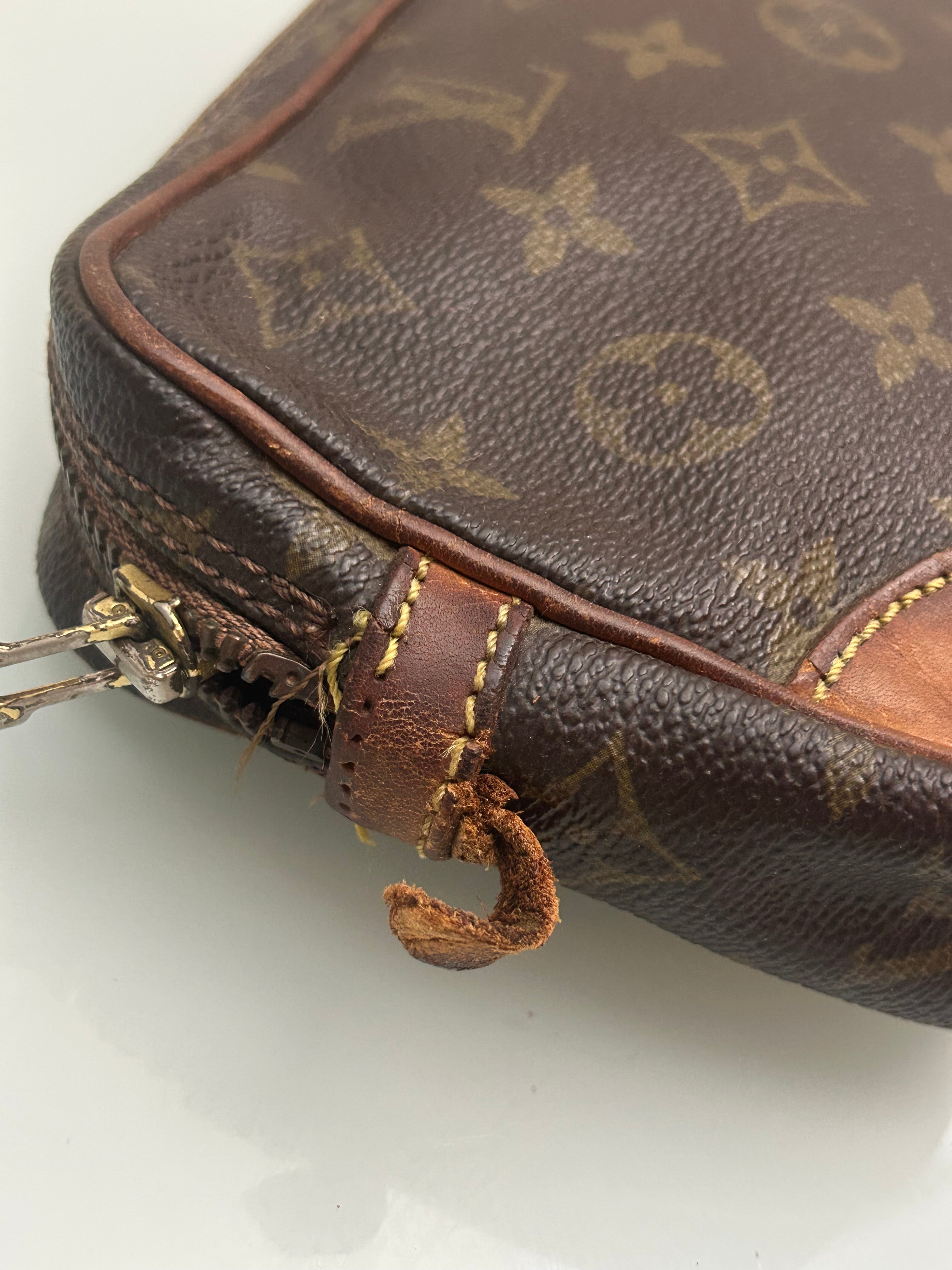 Louis Vuitton Clutch