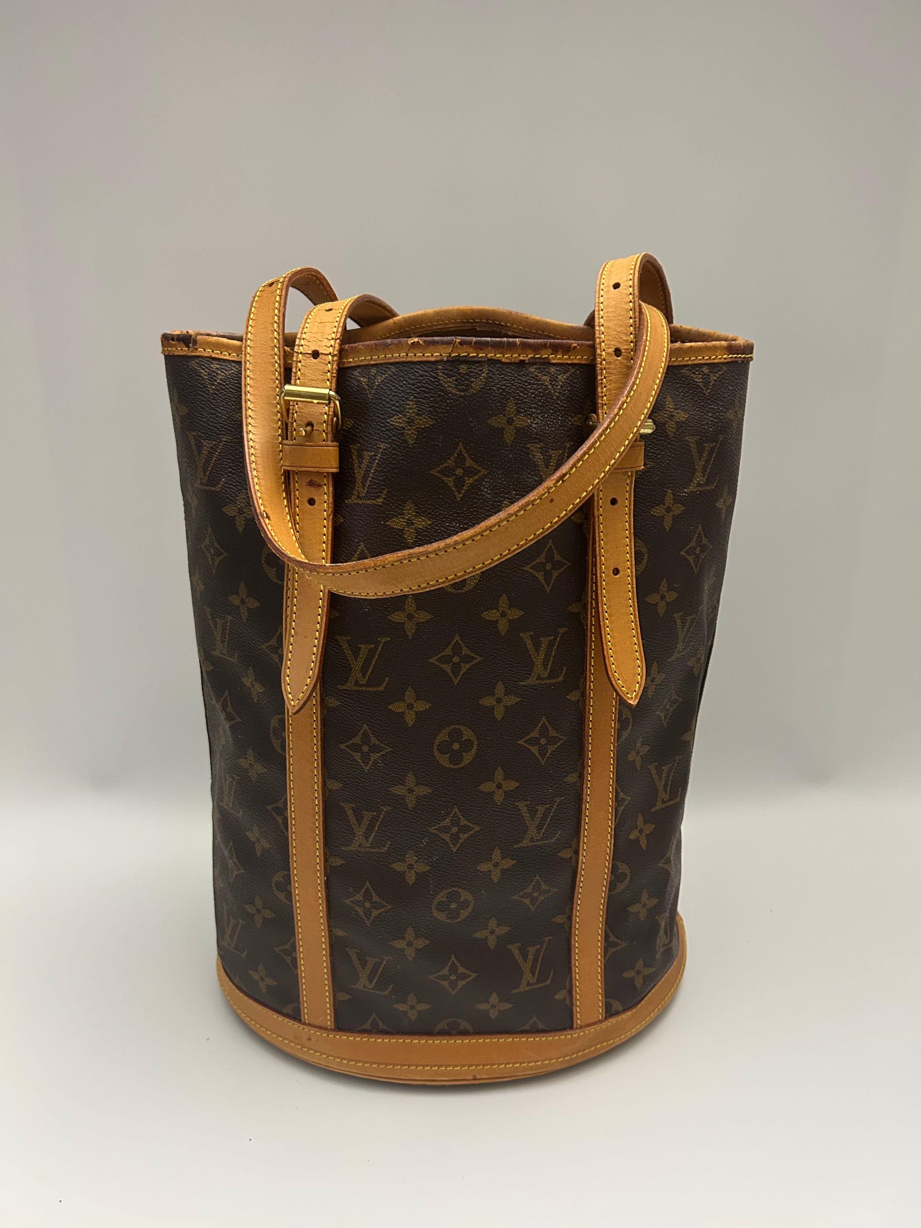 Louis Vuitton Marais Bucketbag