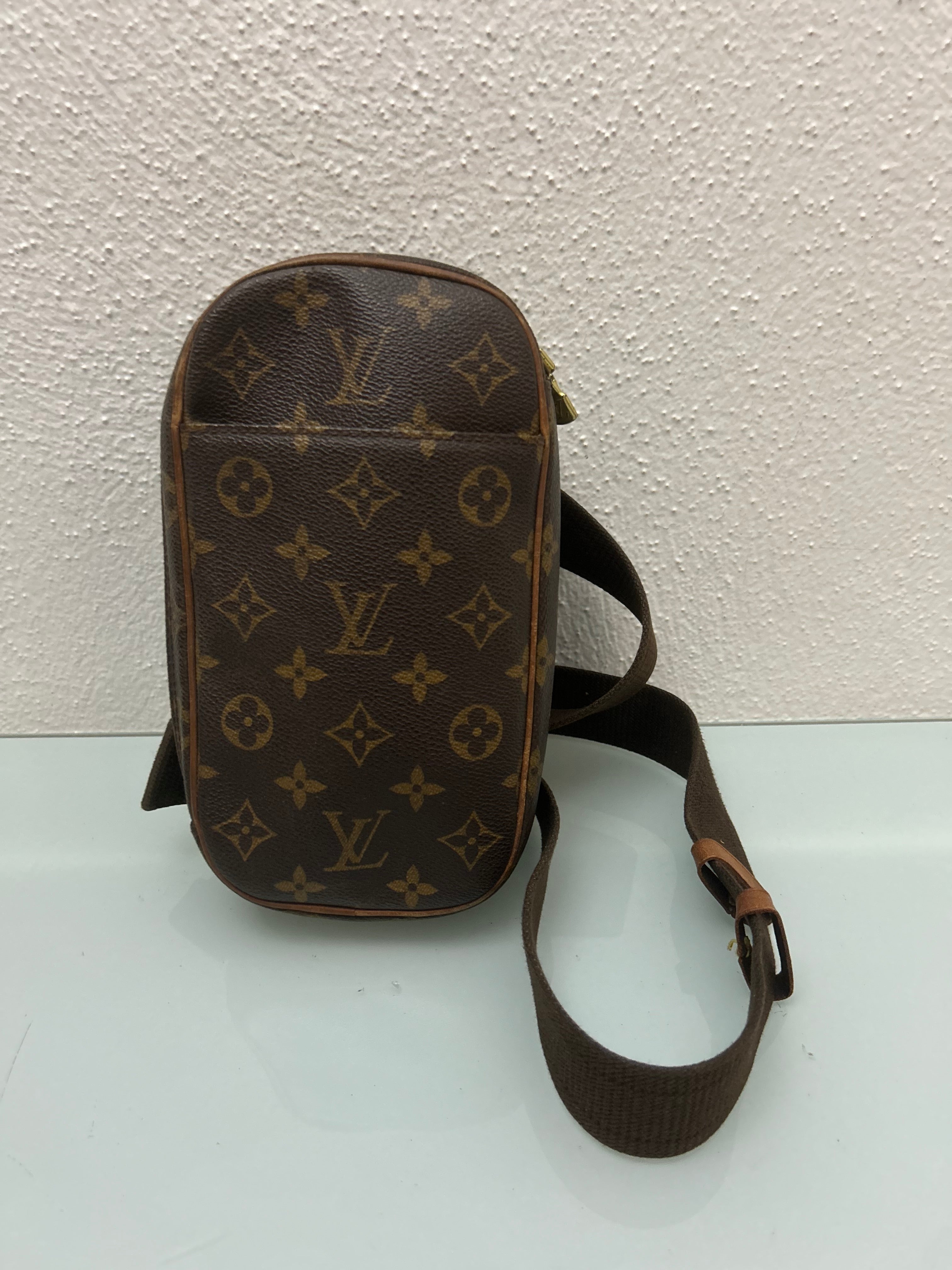 Louis Vuitton Crossbody