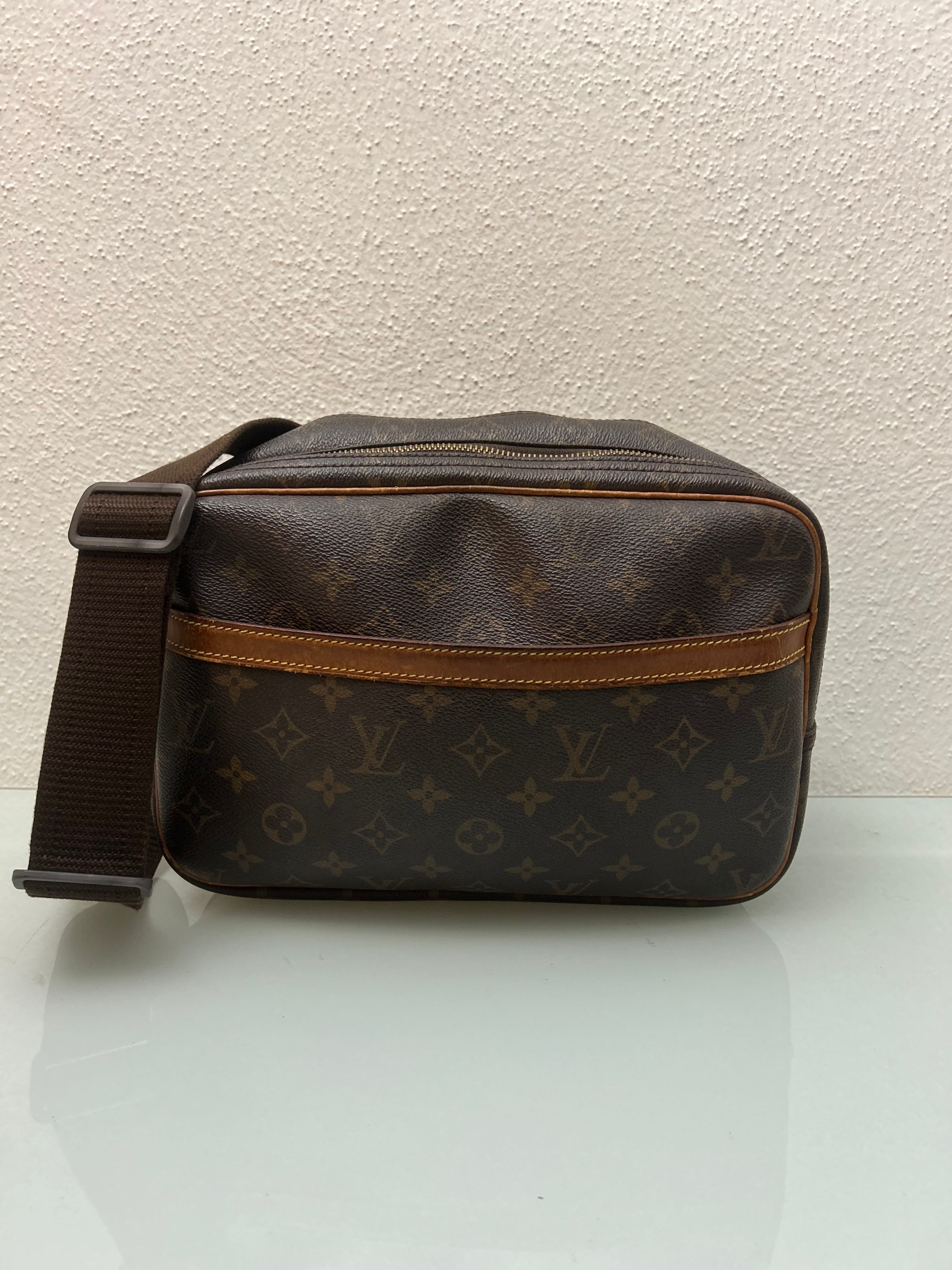 Louis Vuitton Reporter