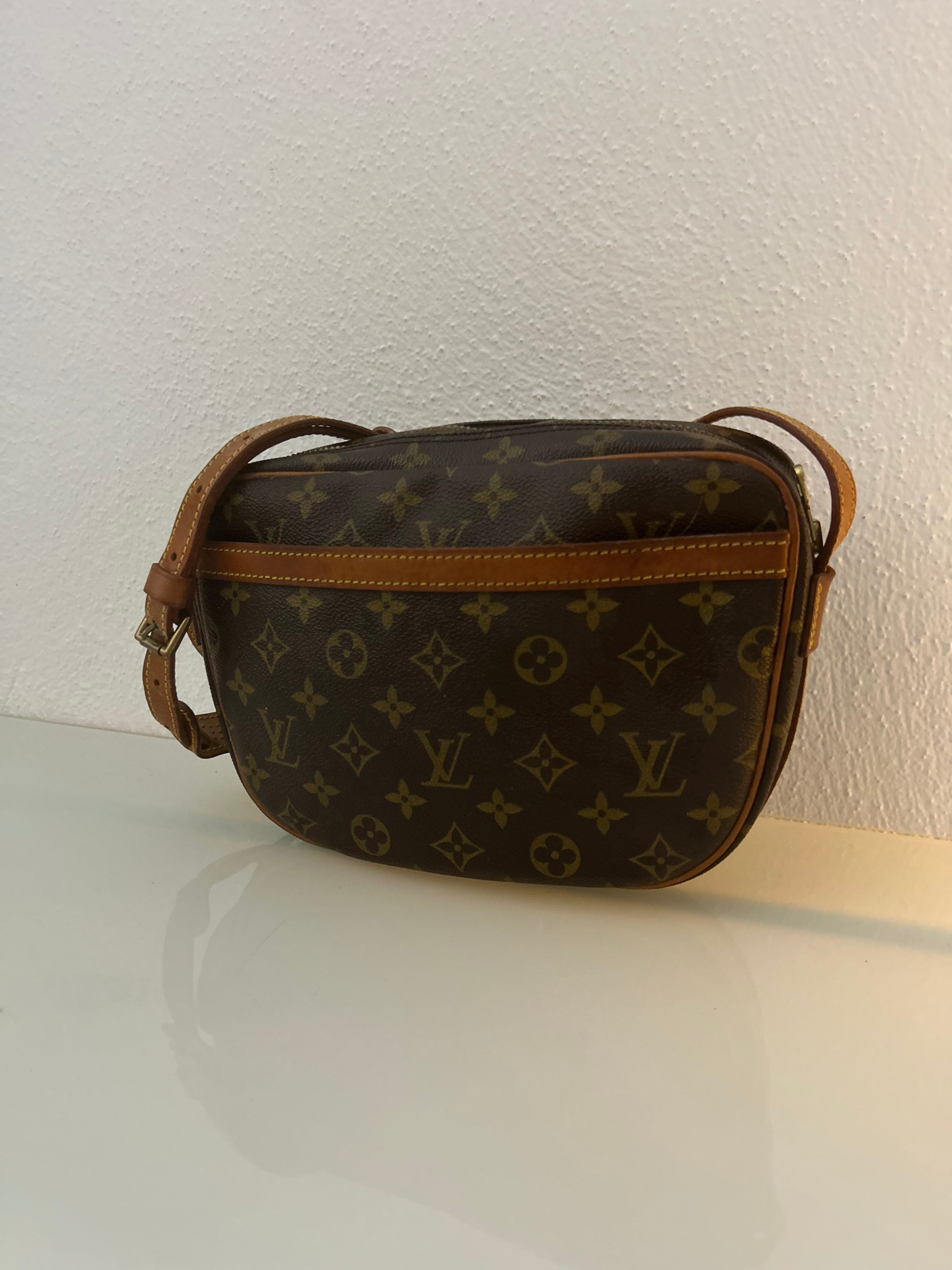 Louis Vuitton Jeunfile
