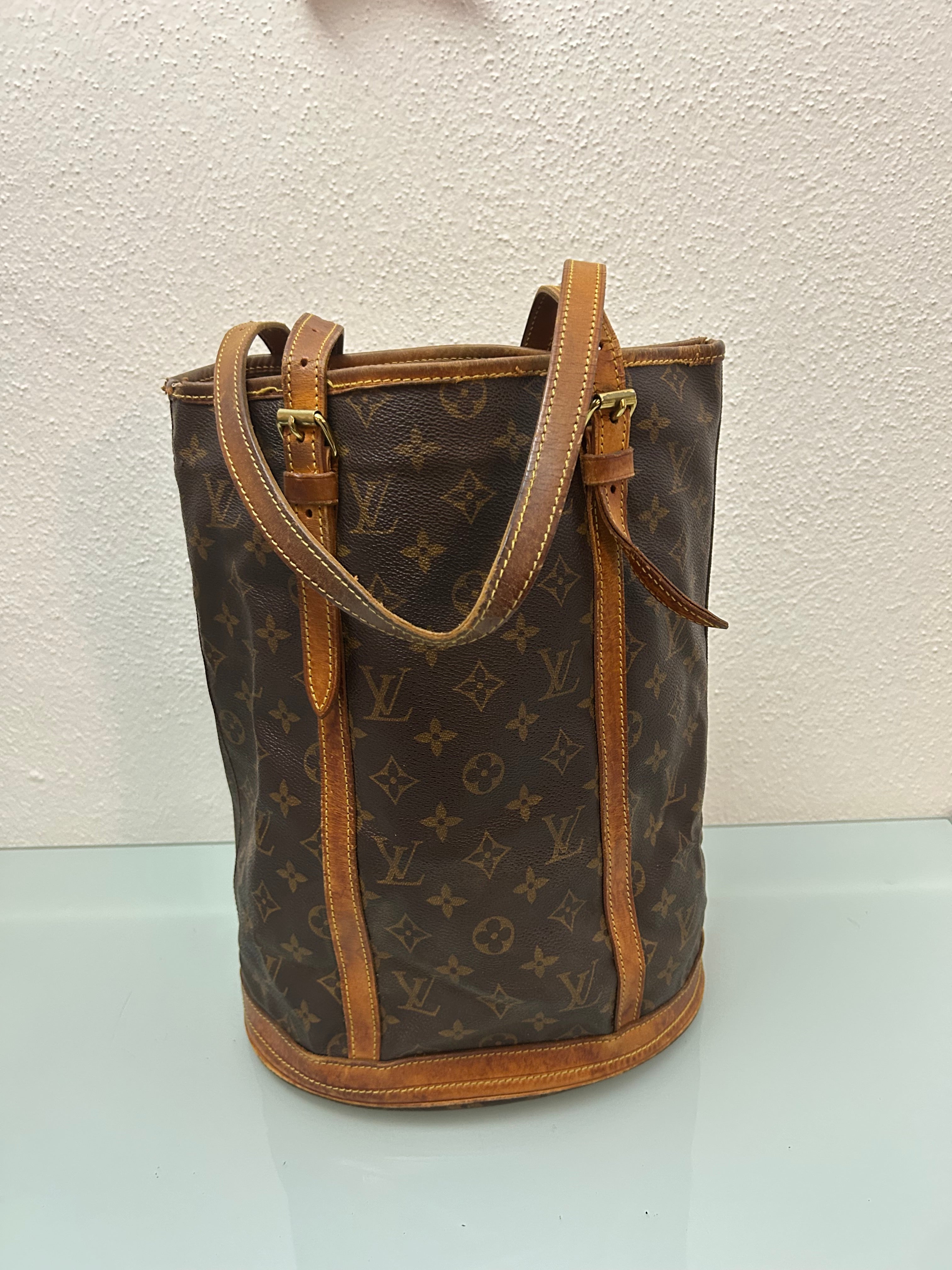 Louis Vuitton Marais Bucketbag