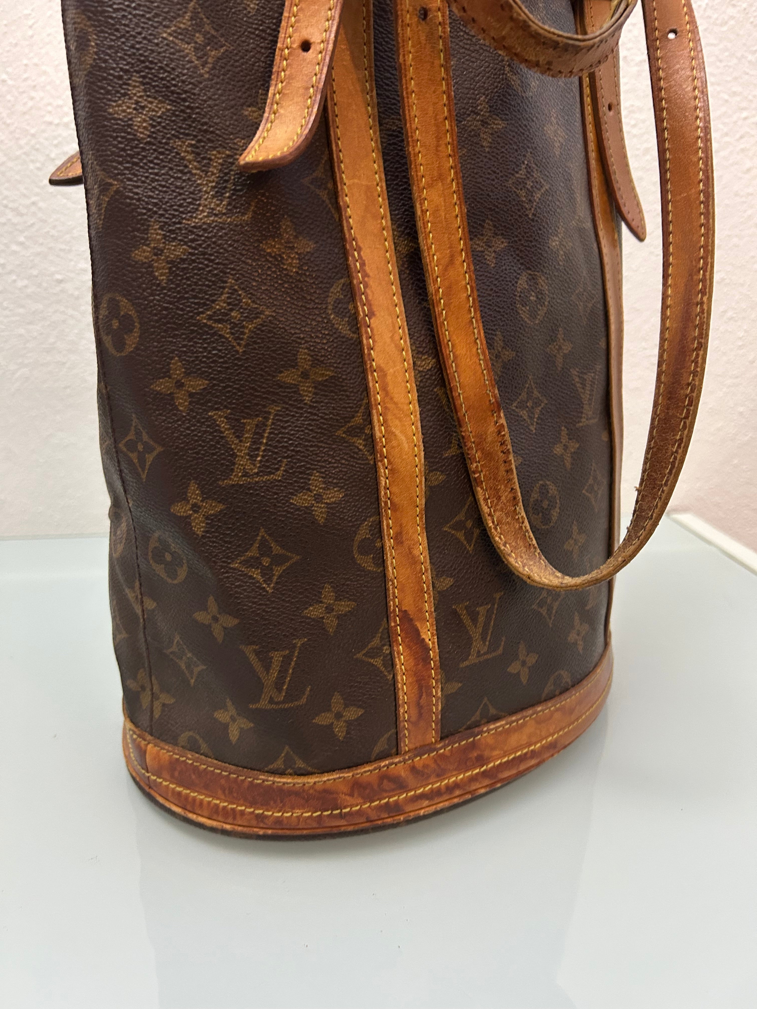 Louis Vuitton Marais Bucketbag