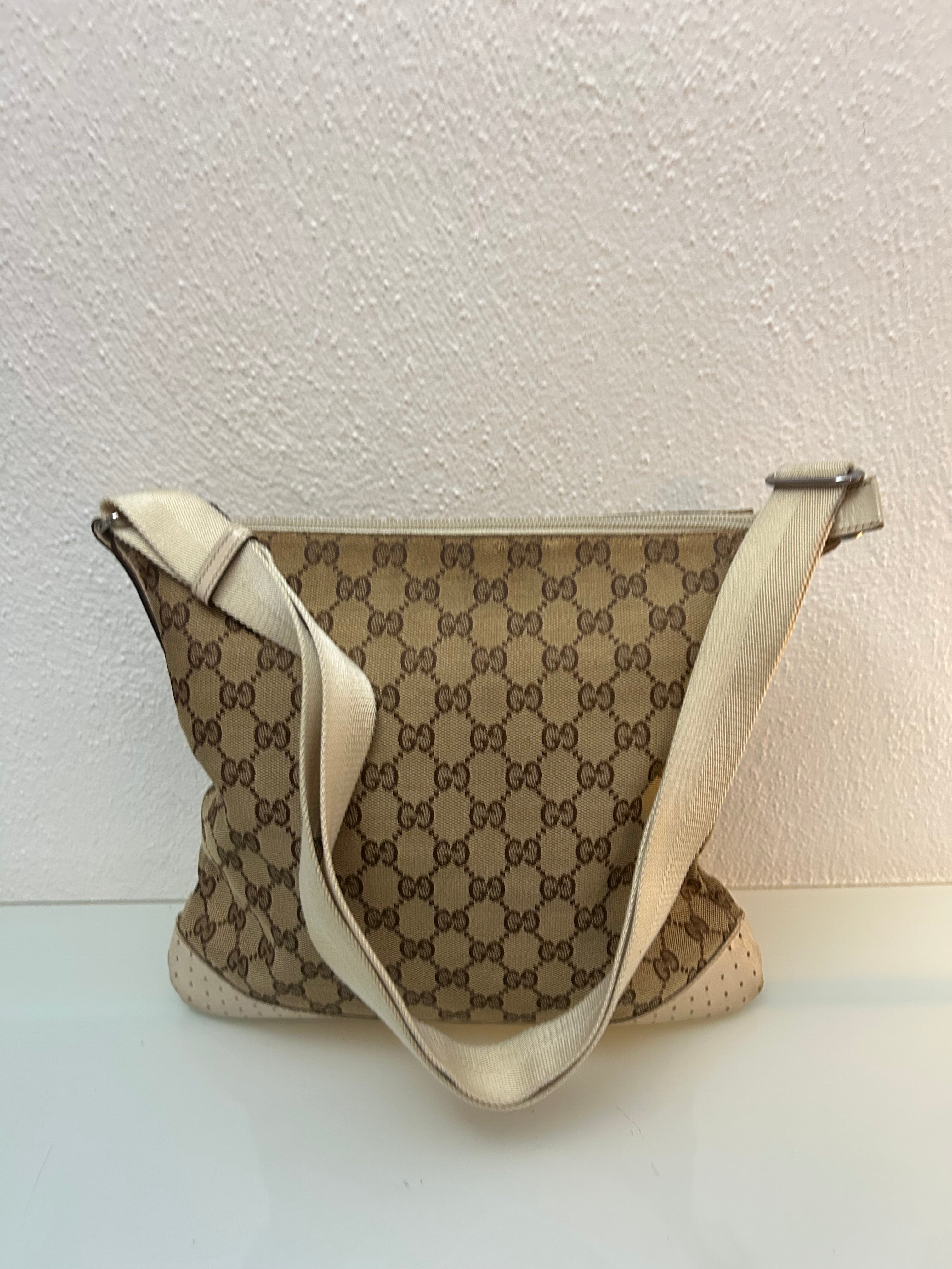 Gucci Messenger