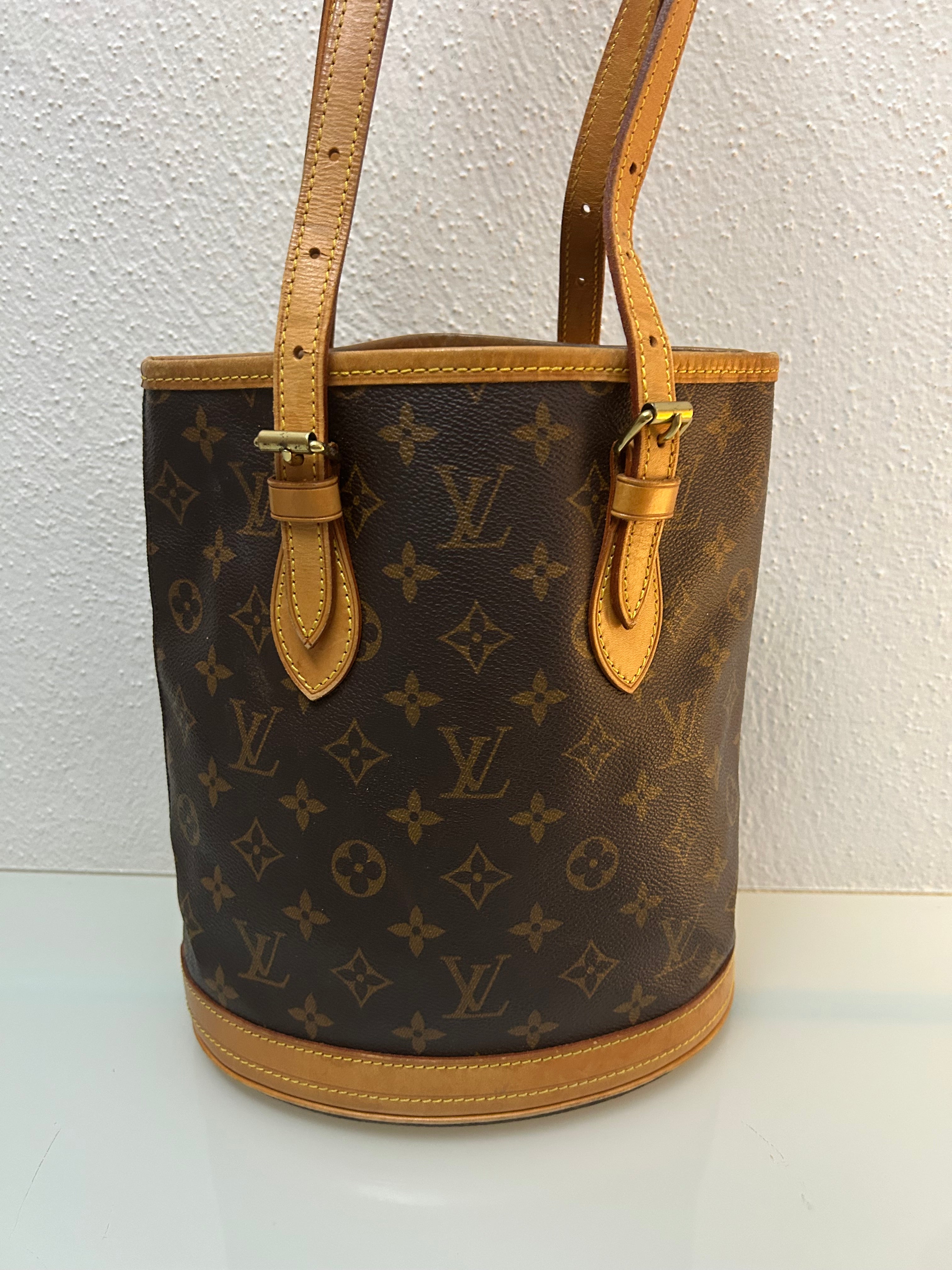 Louis Vuitton Marais