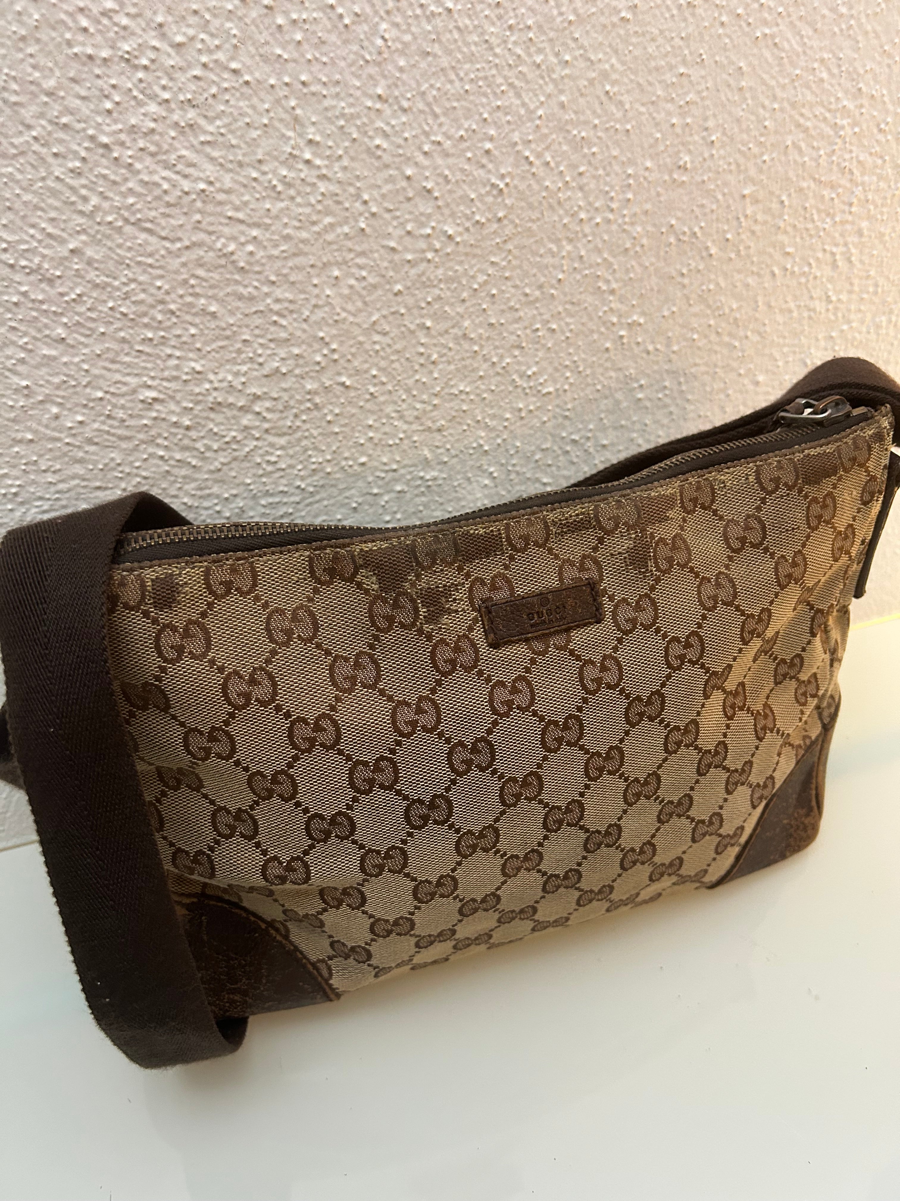 Gucci Messenger