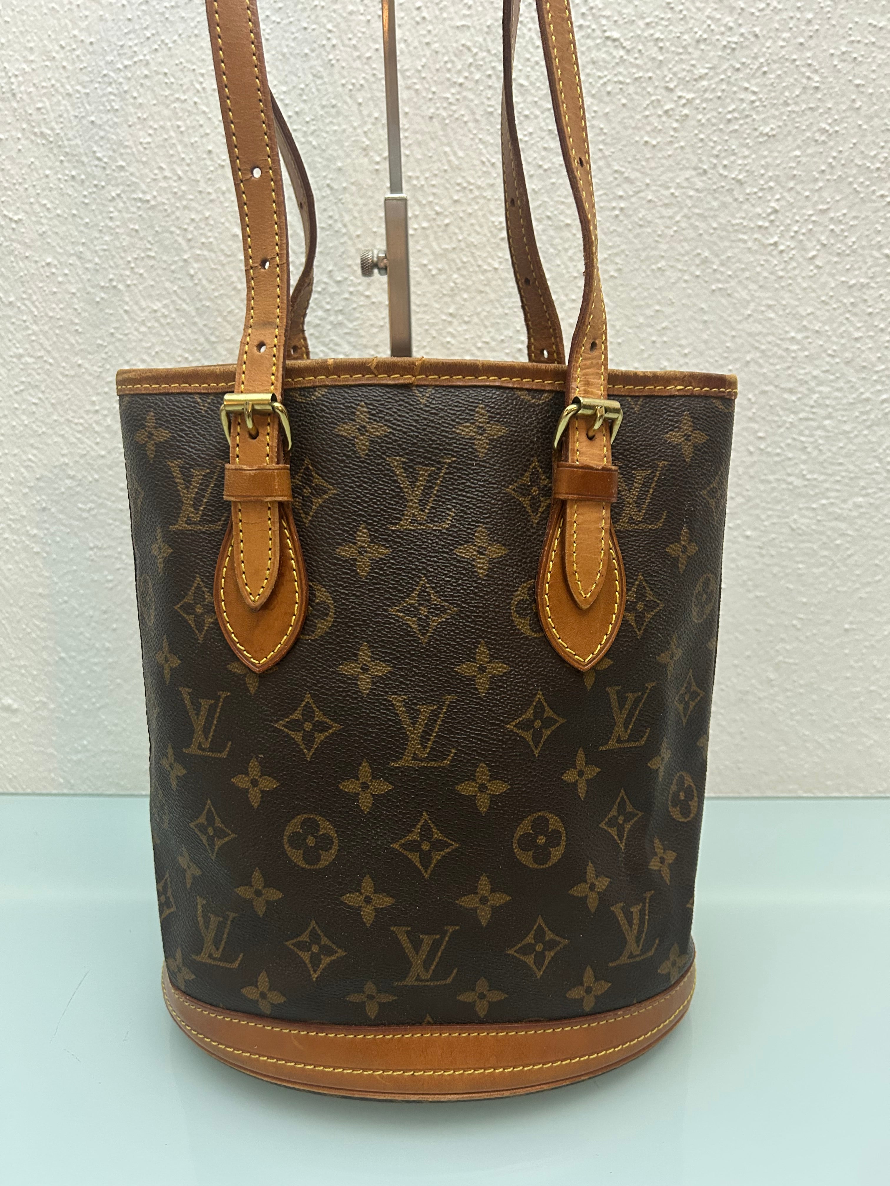 Louis Vuitton Marais