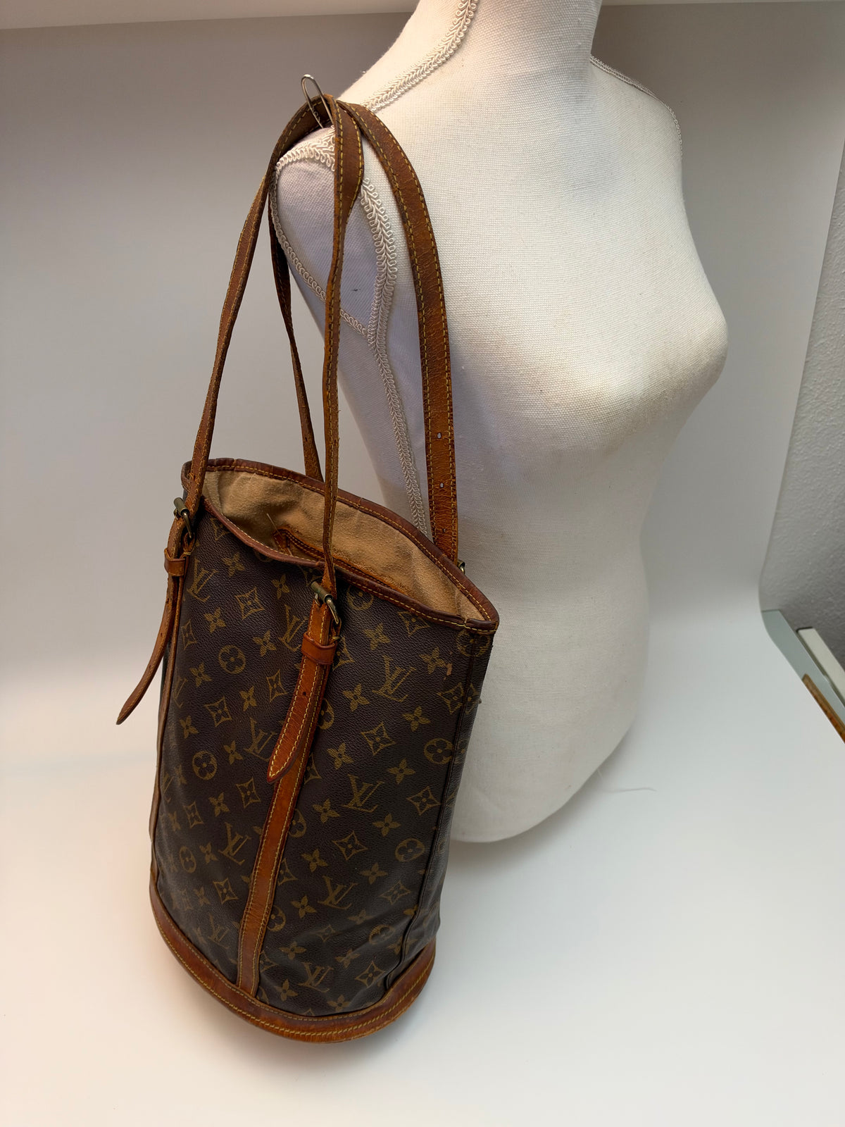 Louis Vuitton Marais
