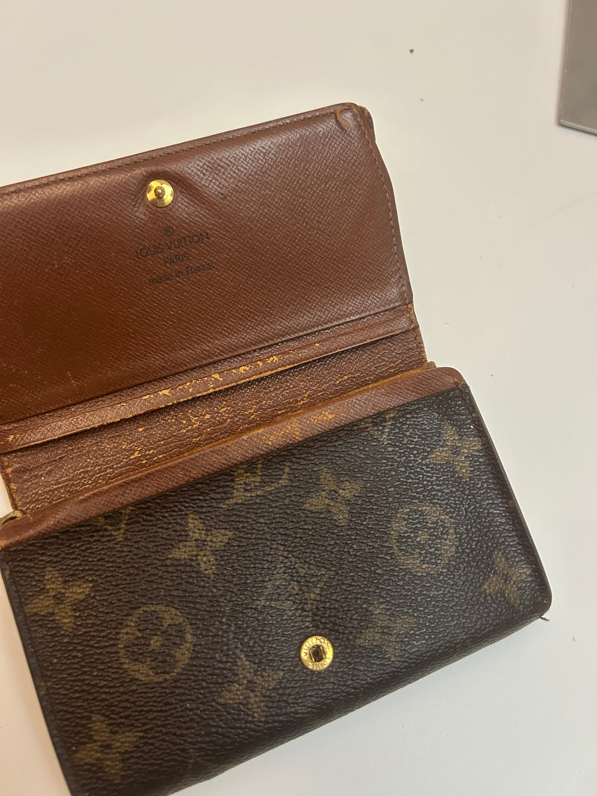 Louis Vuitton Pung