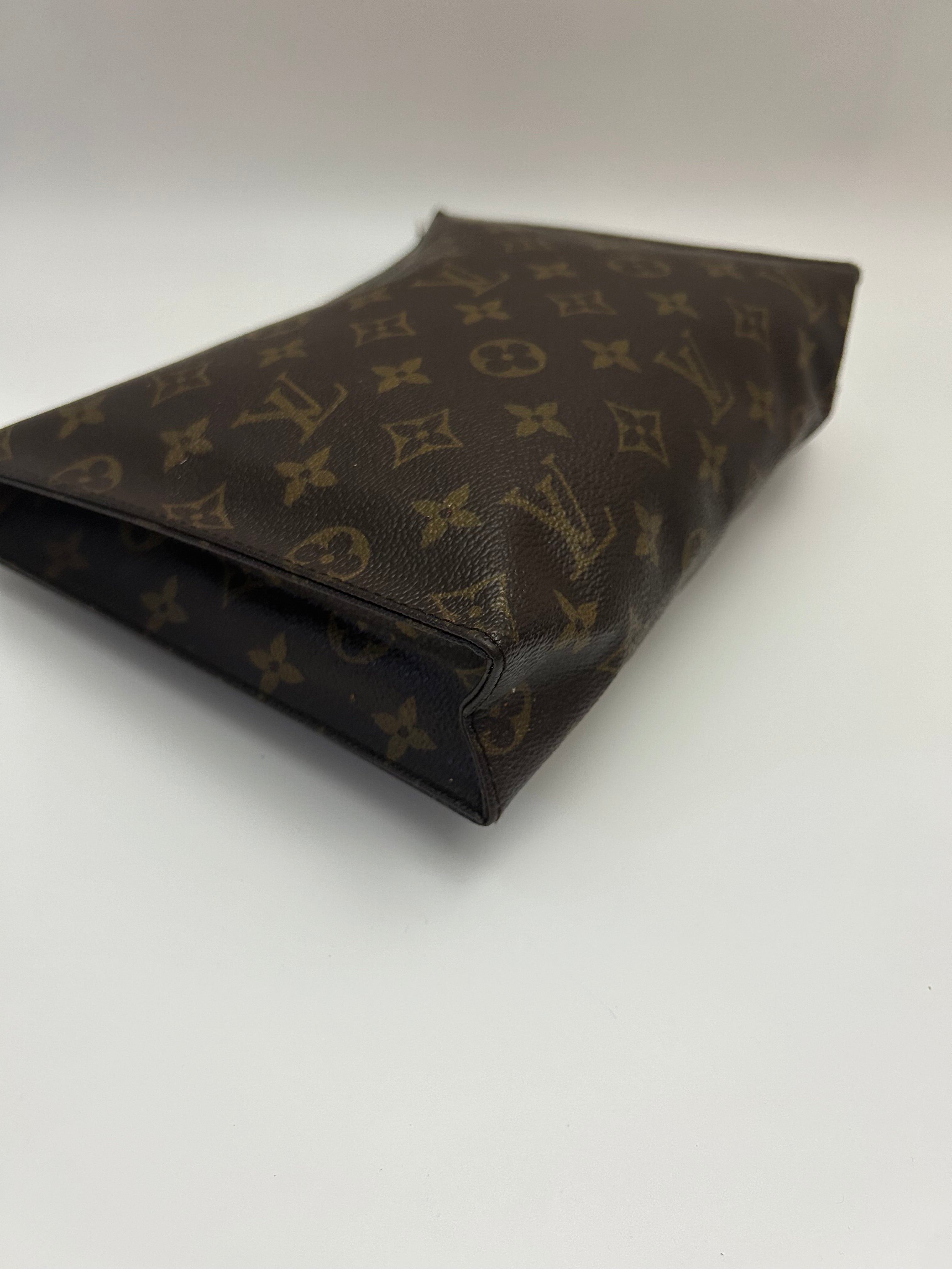 Louis Vuitton Clutch