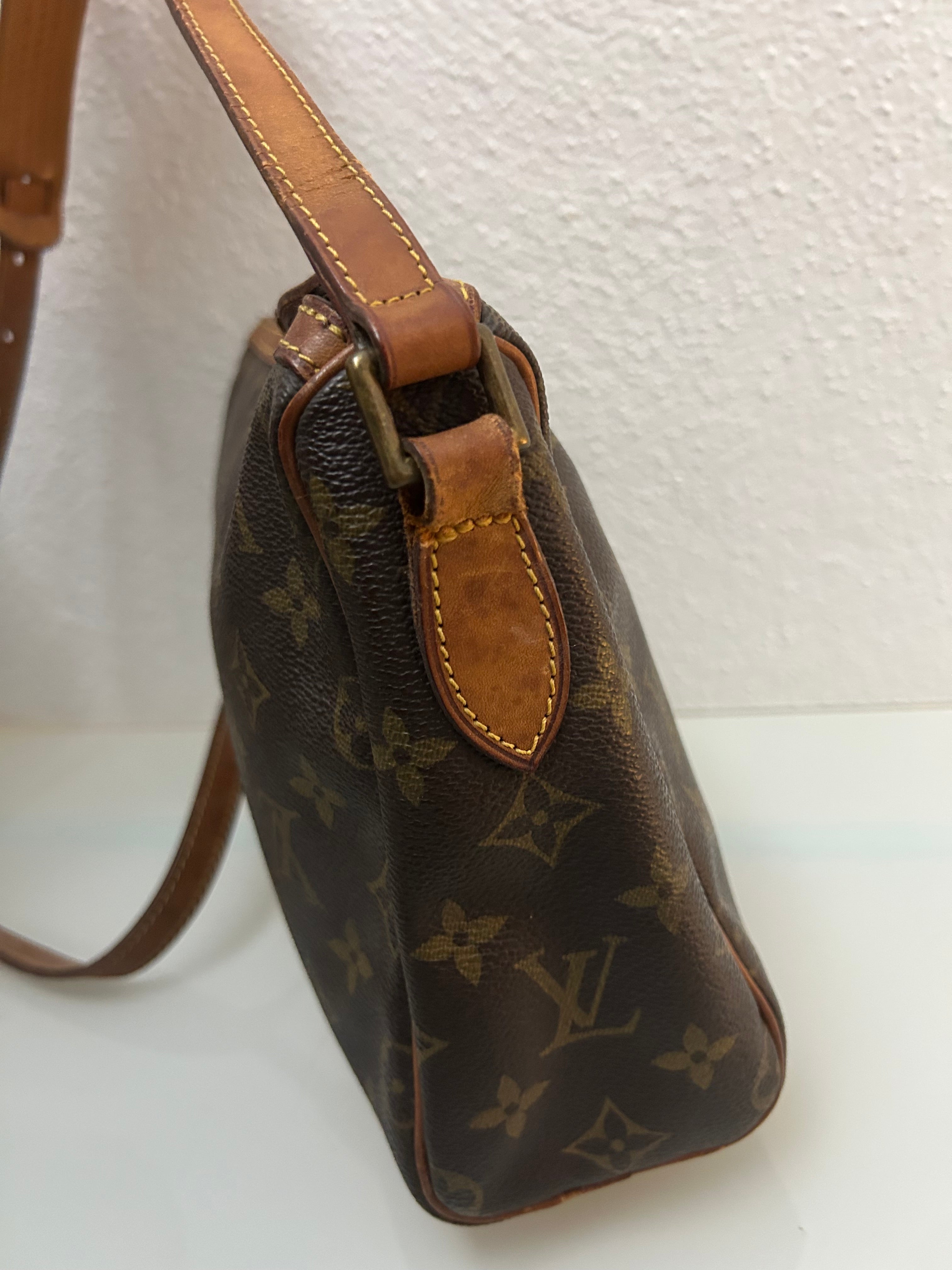 Louis Vuitton Trotteur Crossbody