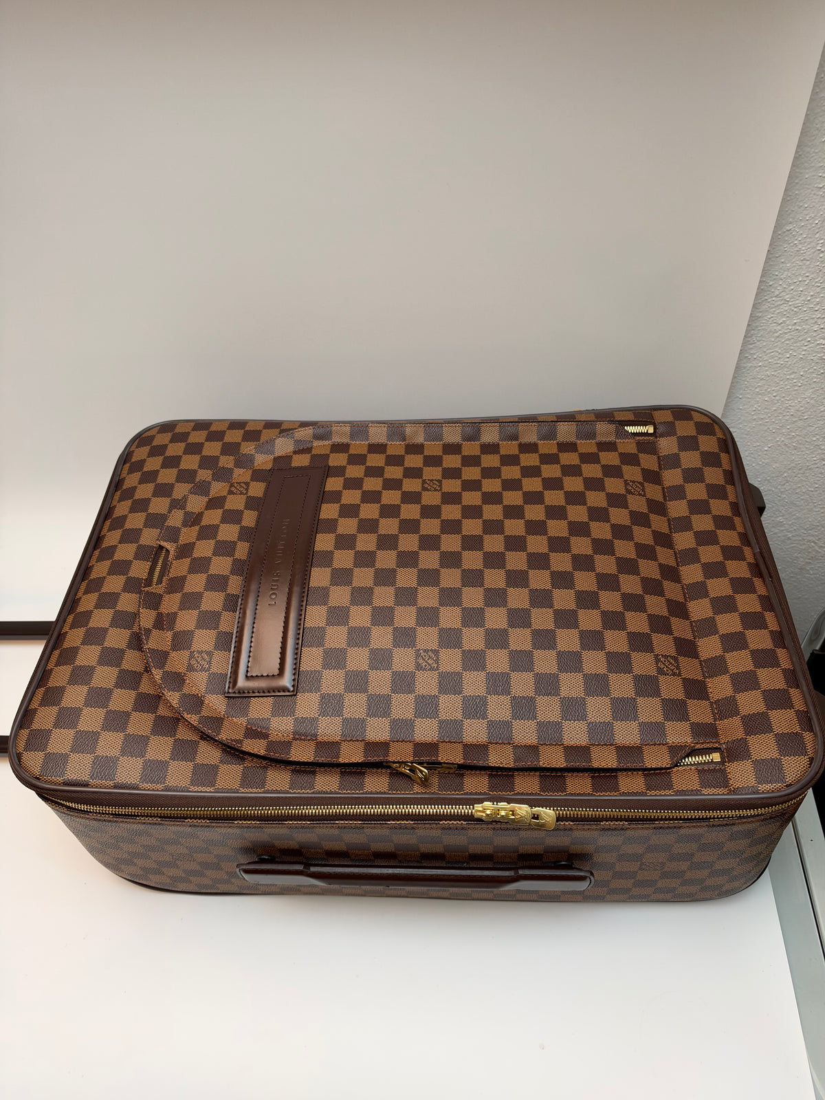 Louis Vuitton Pegase 55 Damier