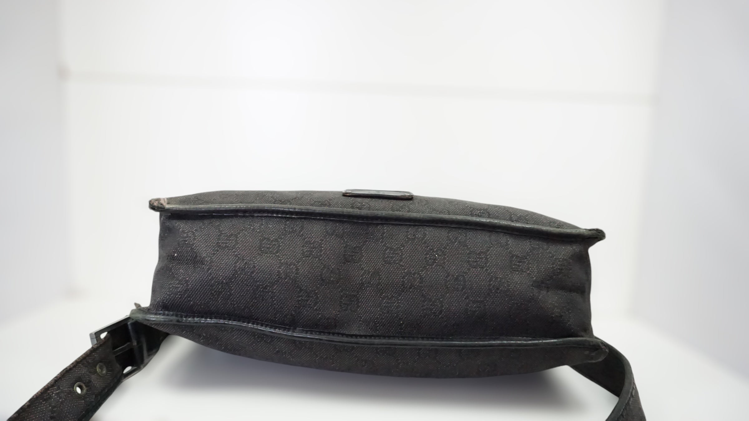 Gucci Messenger