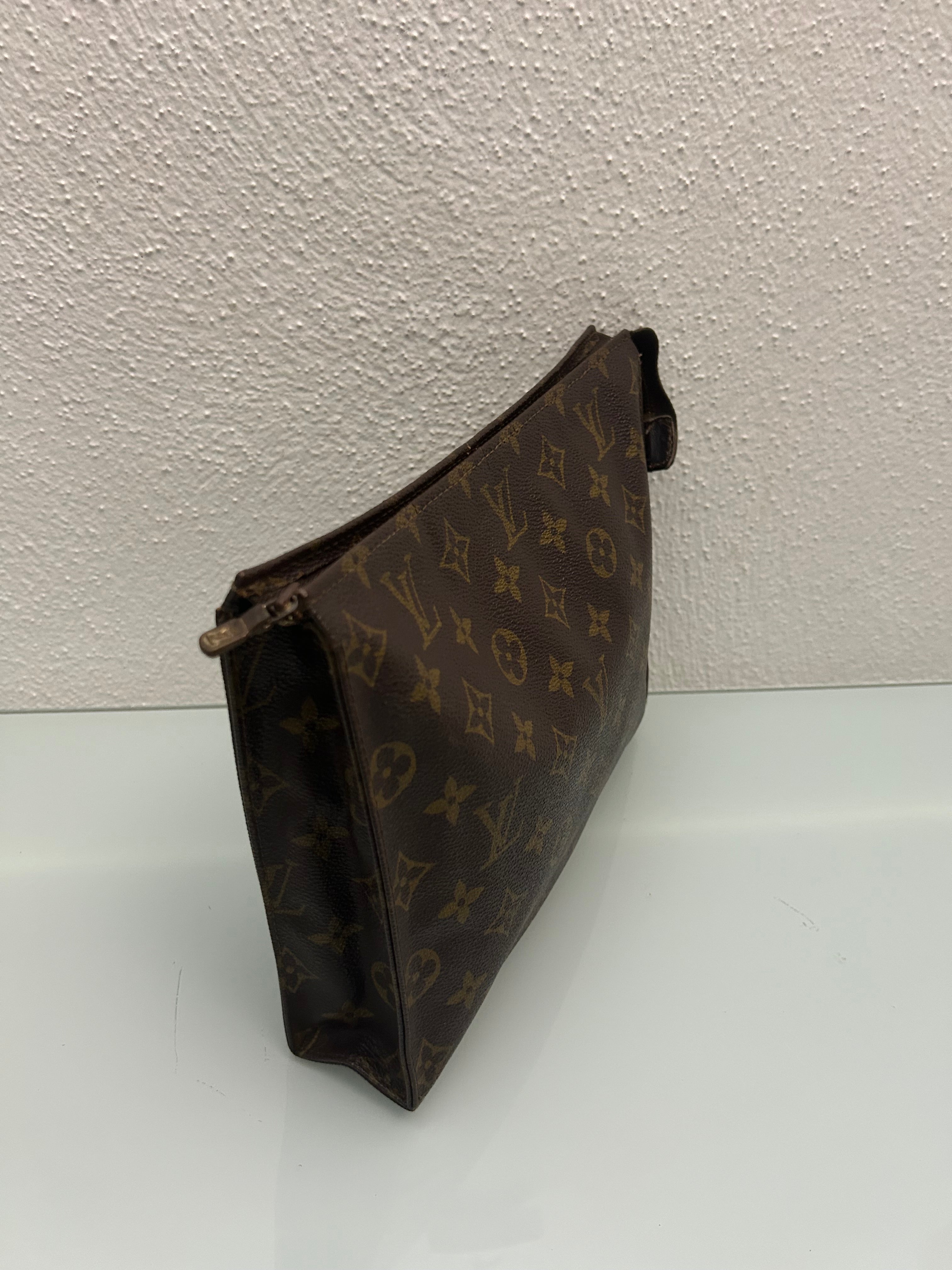 Louis Vuitton Clutch