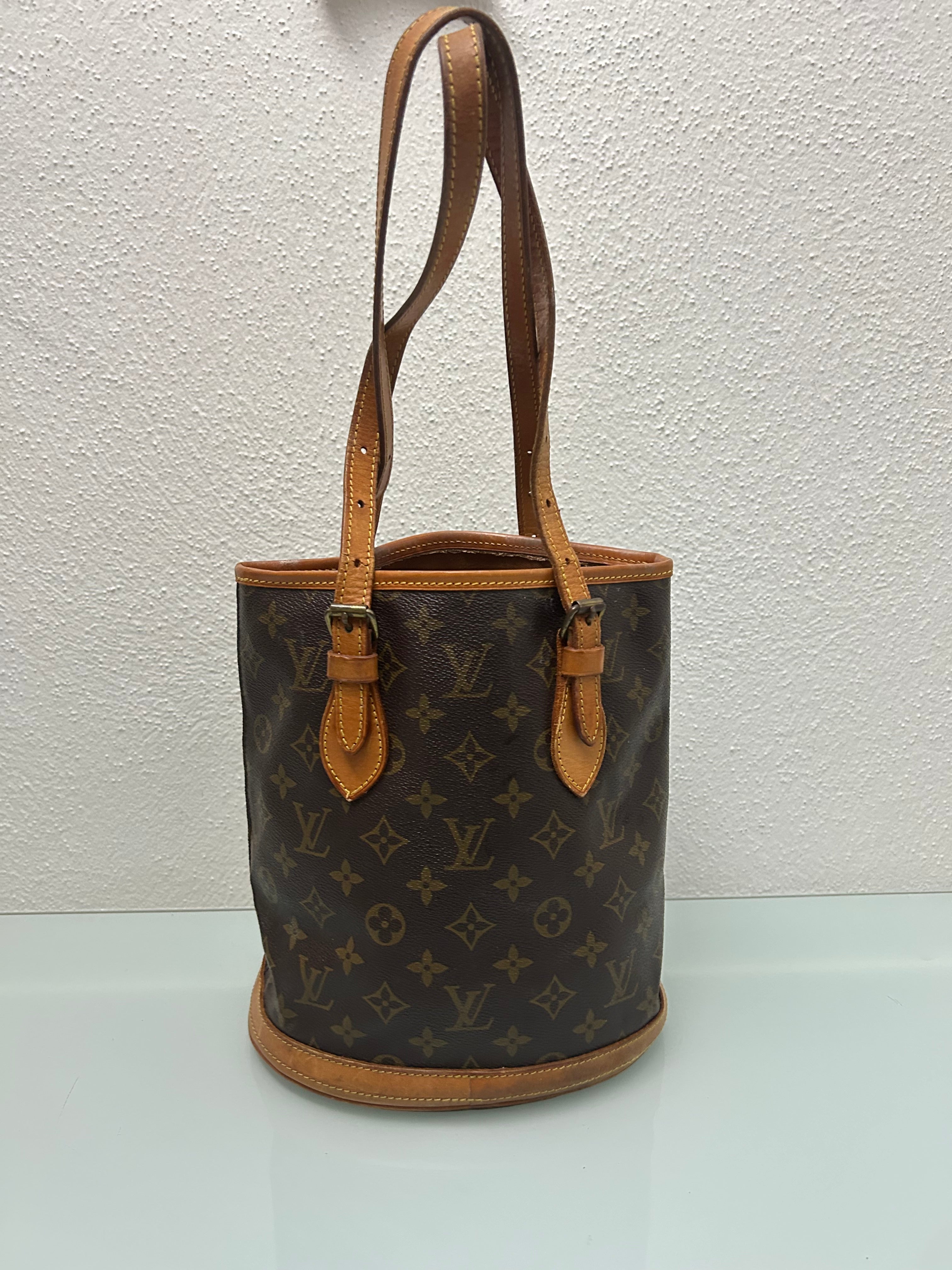 Louis Vuitton Marais