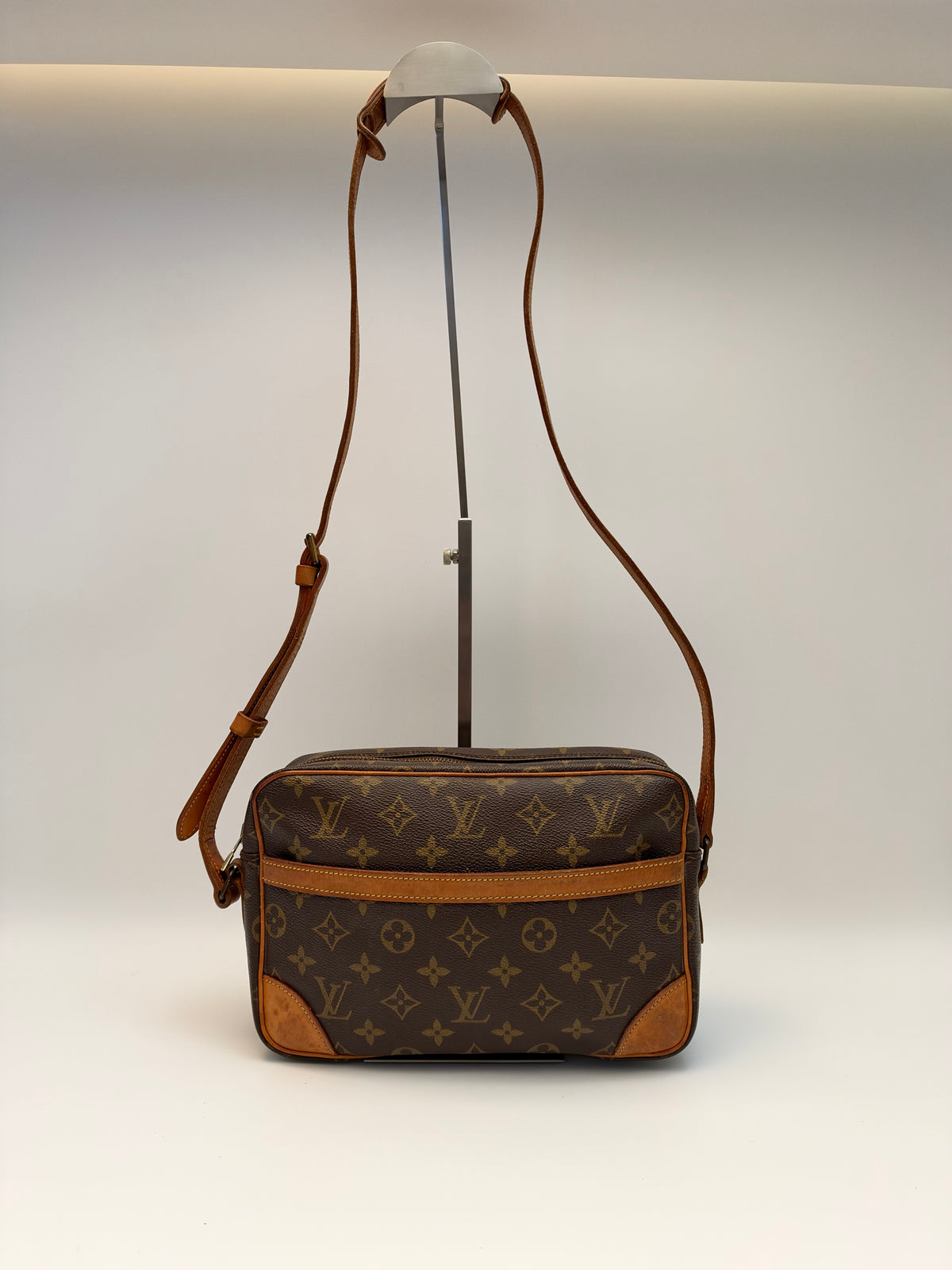 Louis Vuitton Trocadéro 27