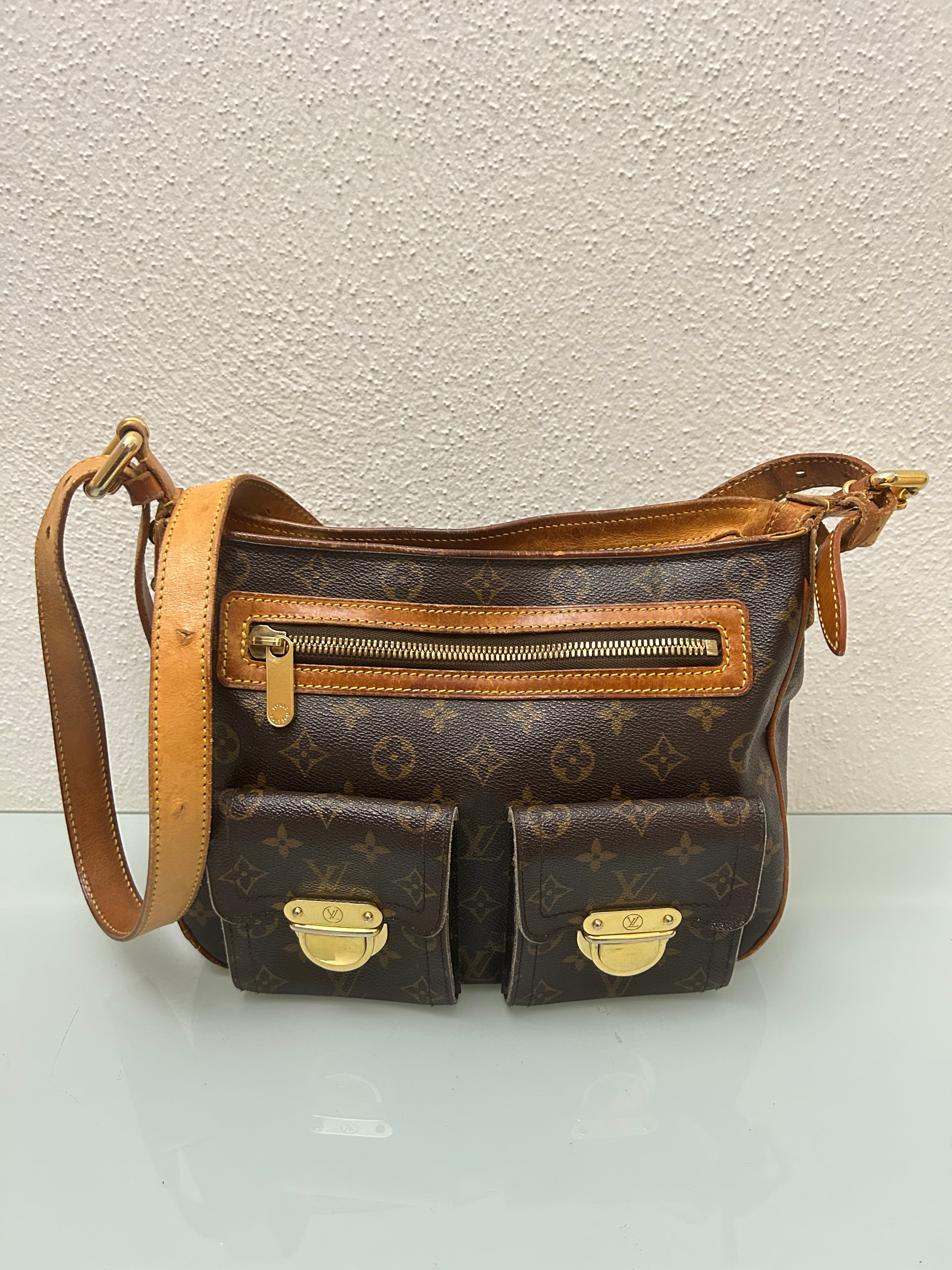Louis Vuitton Multiple Crossbdoy