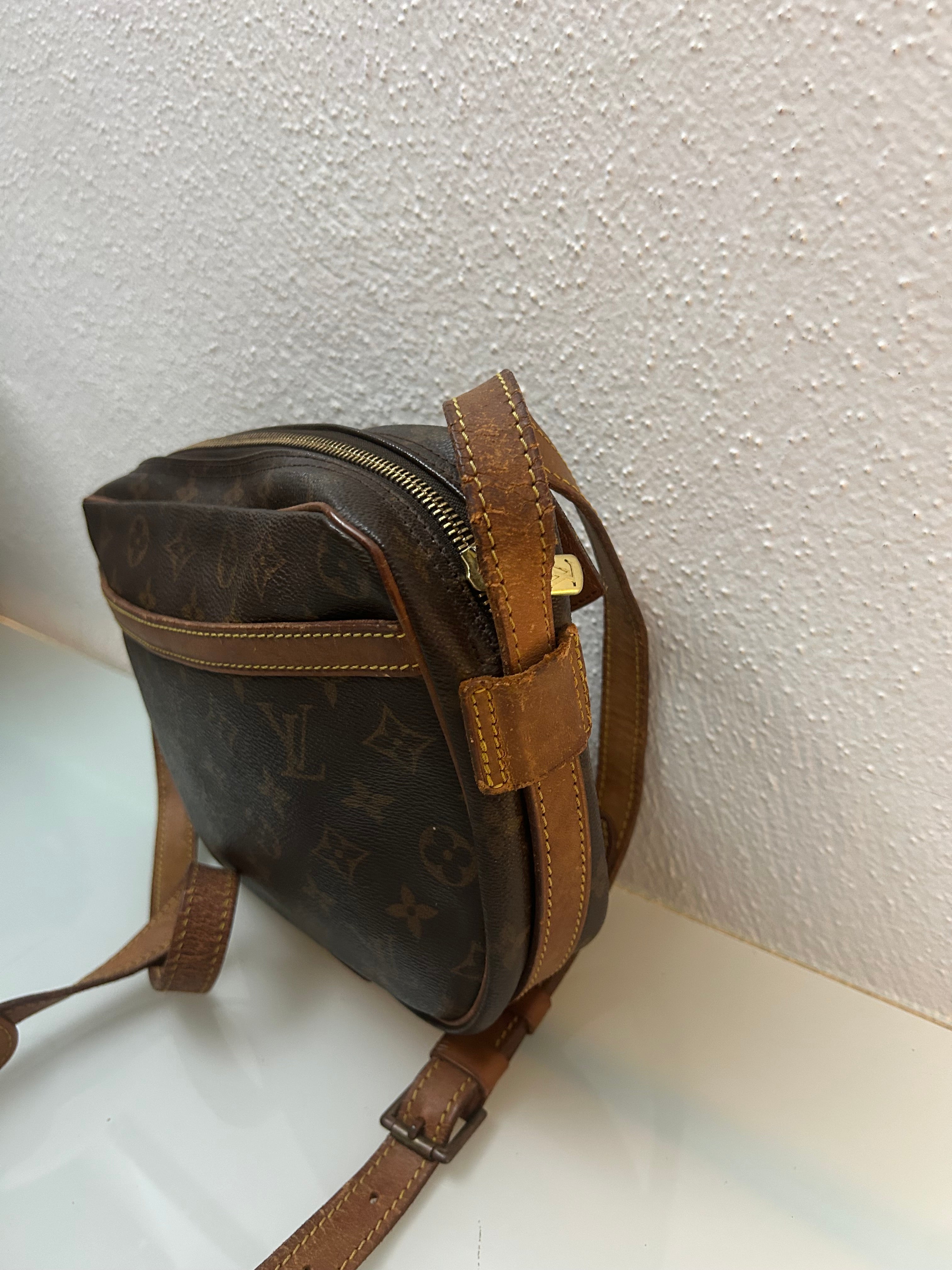 Louis Vuitton Jeune fille MM