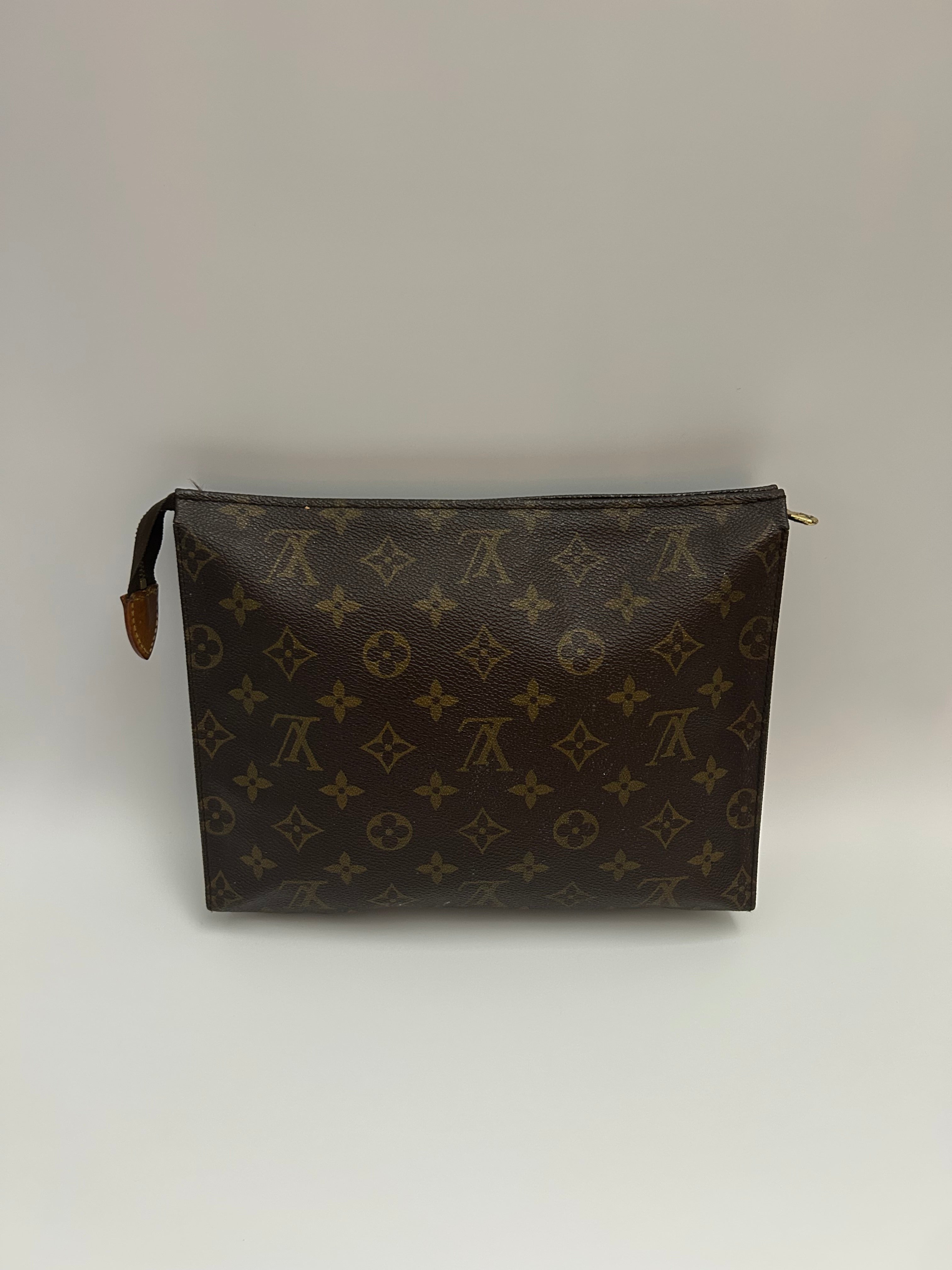 Louis Vuitton Clutch