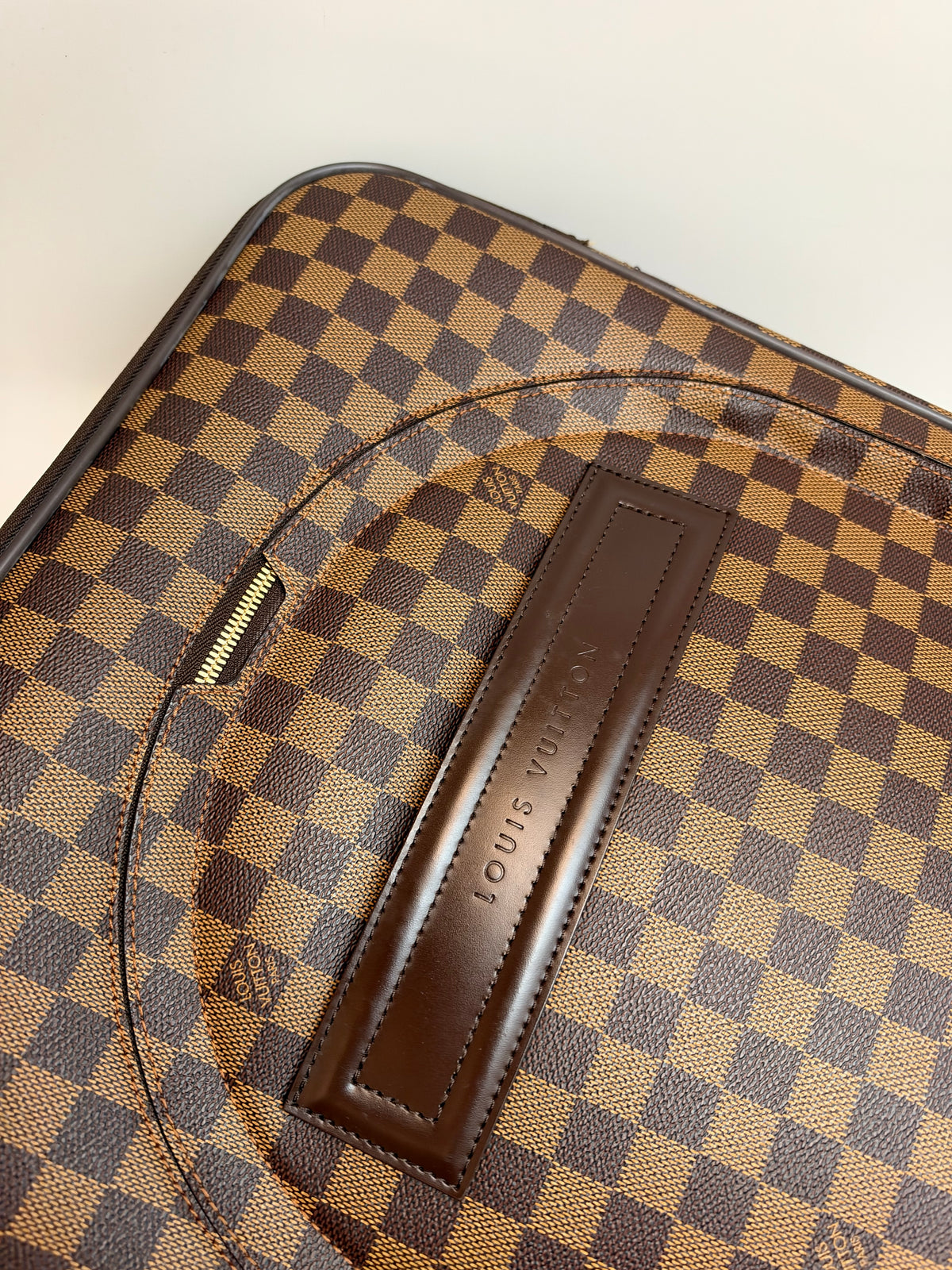 Louis Vuitton Pegase 55 Damier
