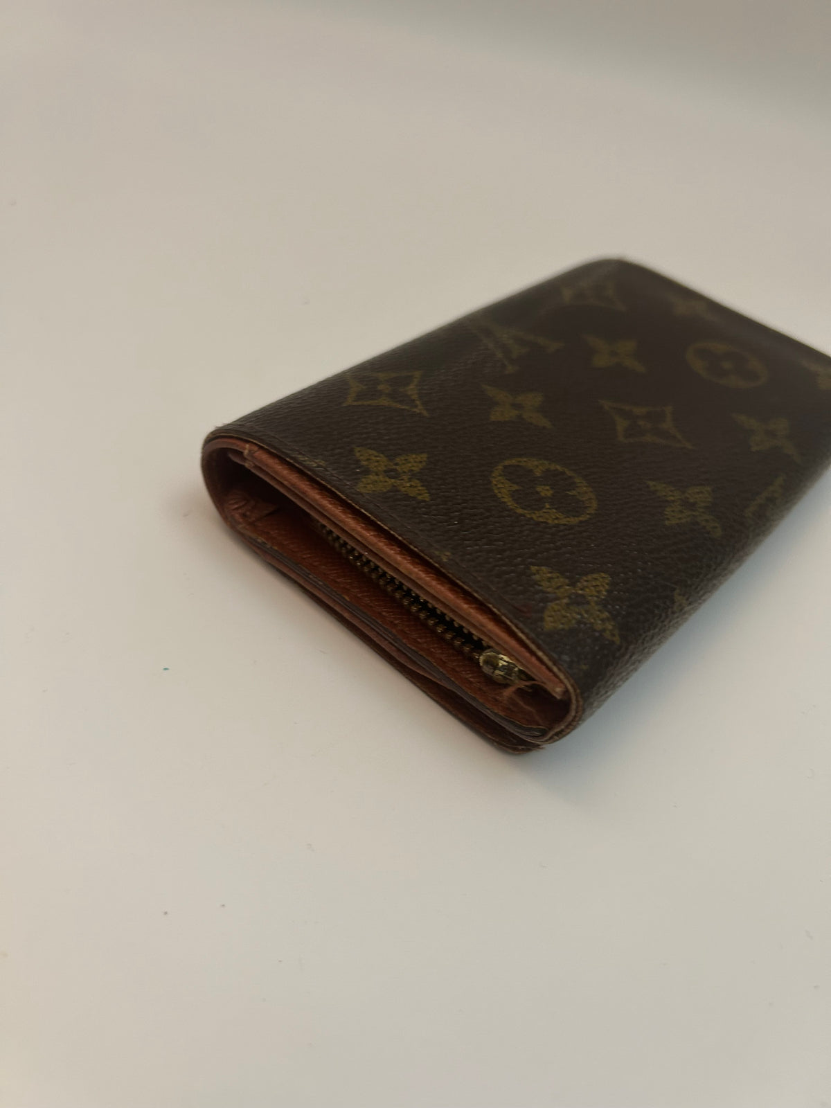 Louis Vuitton Pung