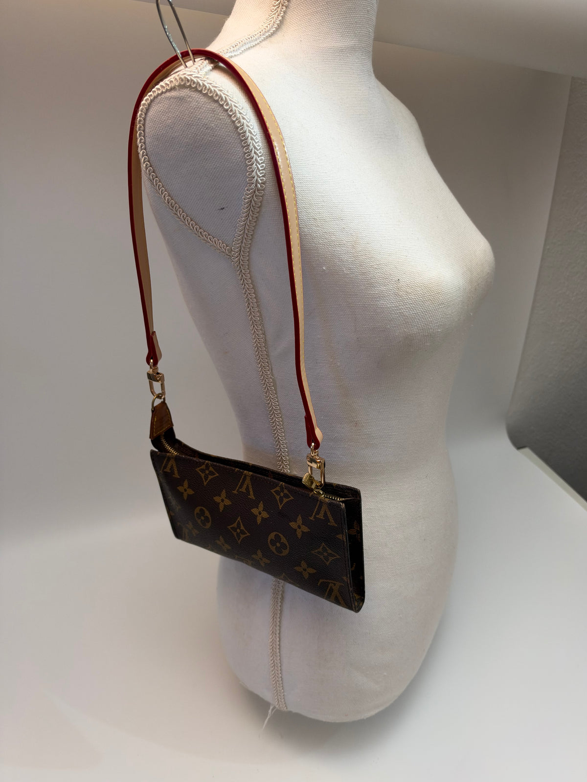 Louis Vuitton Pochette