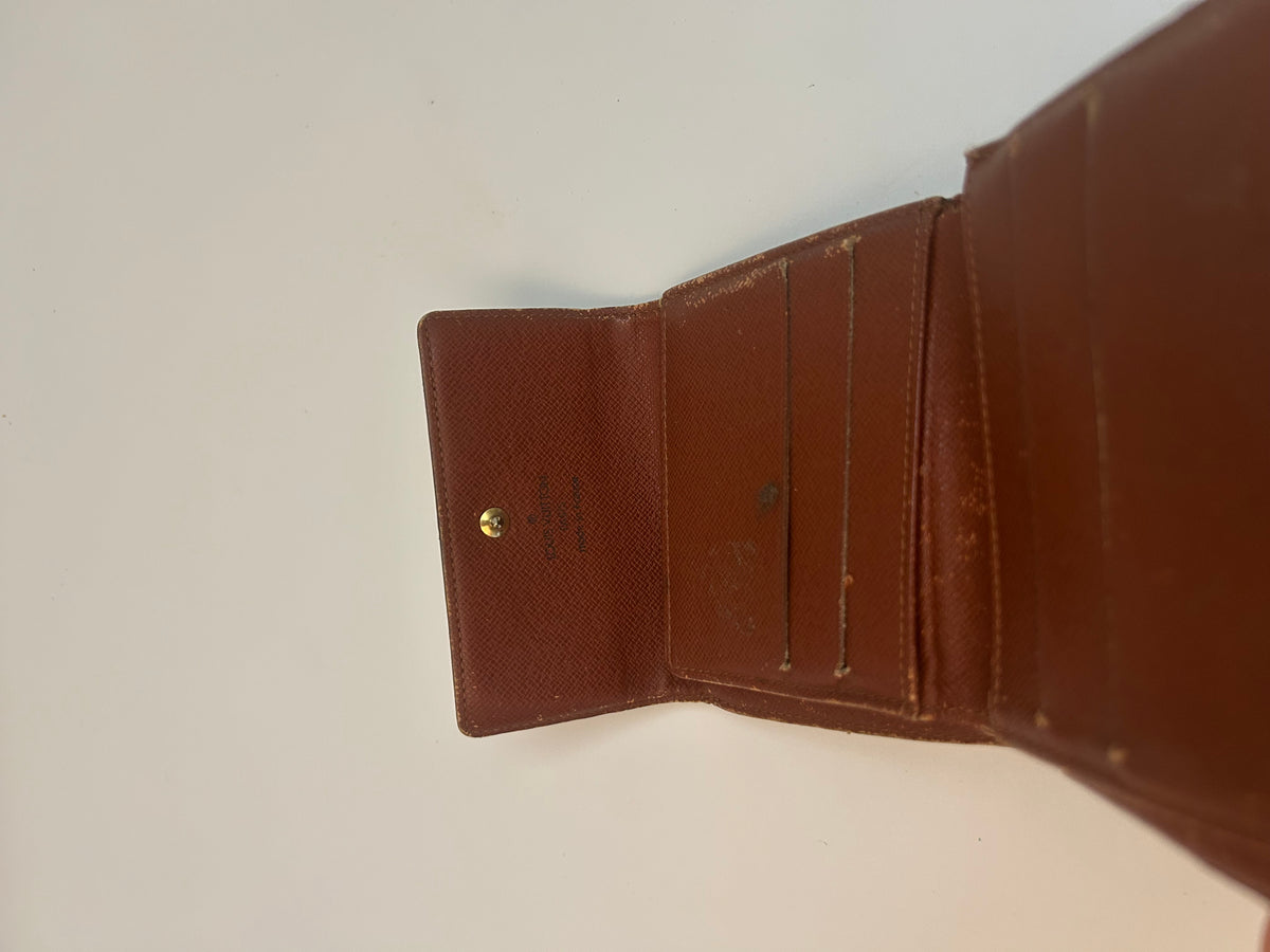 Louis Vuitton Pung