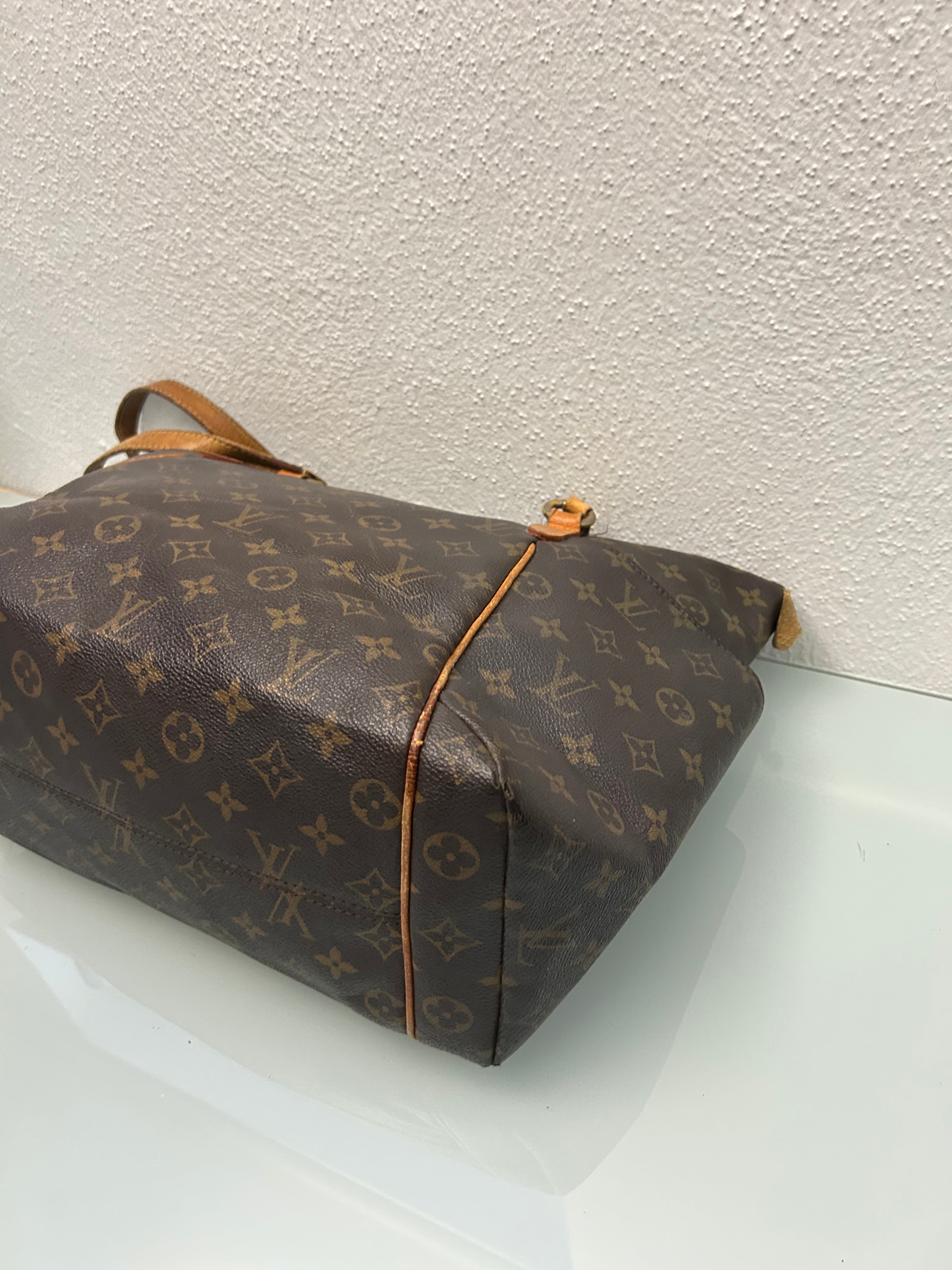 Louis Vuitton Neverfull