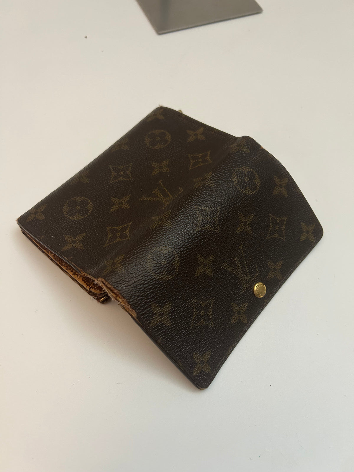 Louis Vuitton Pung