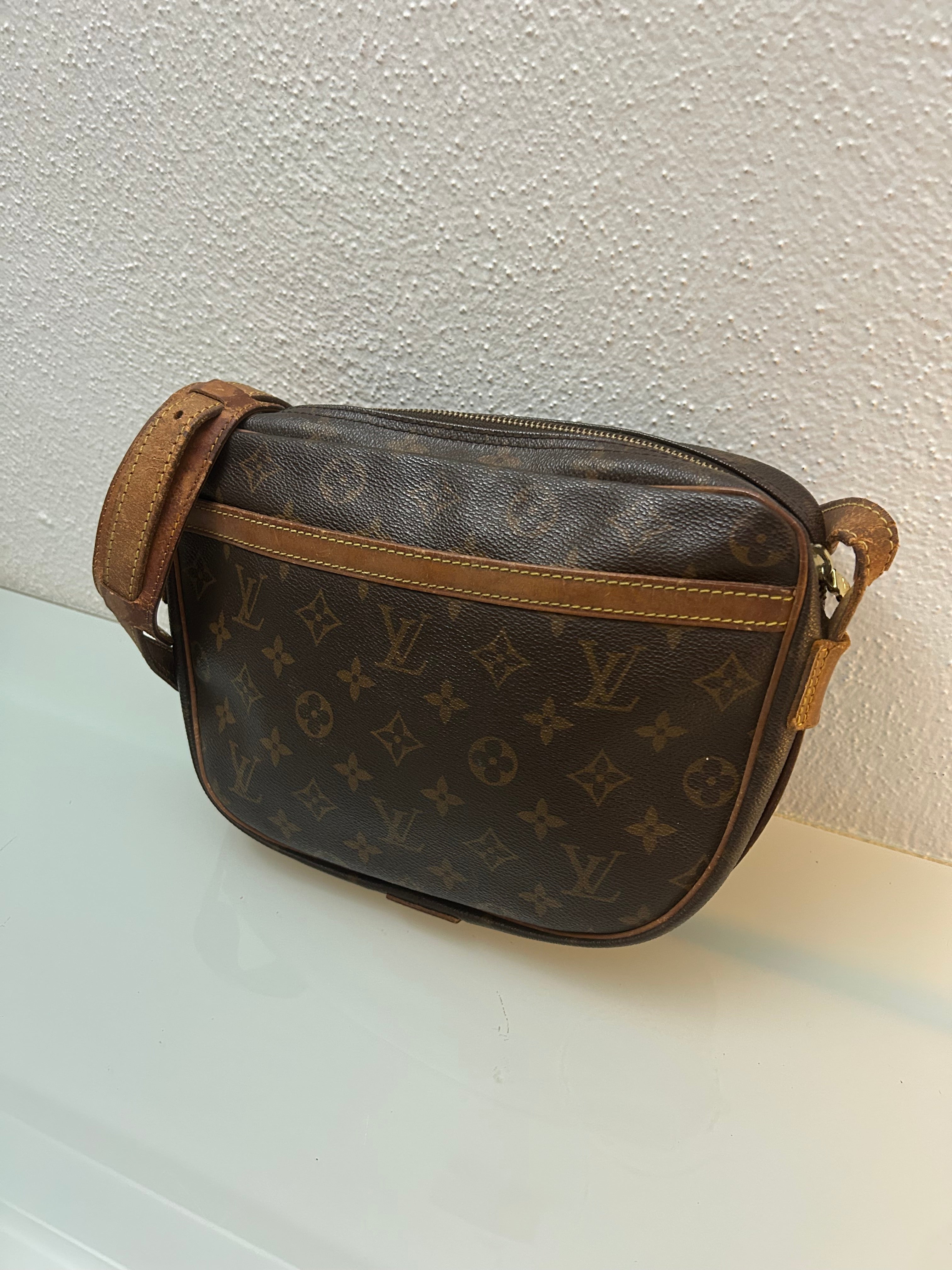 Louis Vuitton Jeune fille MM