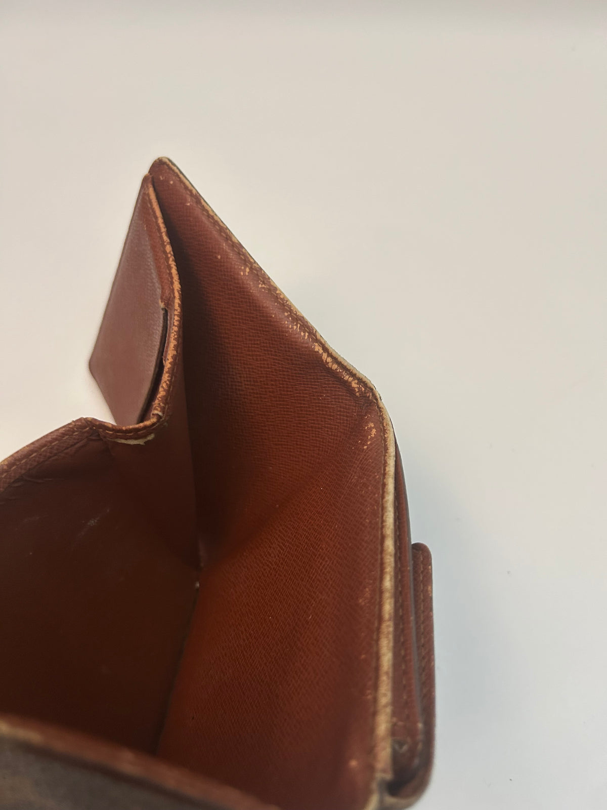 Louis Vuitton Pung