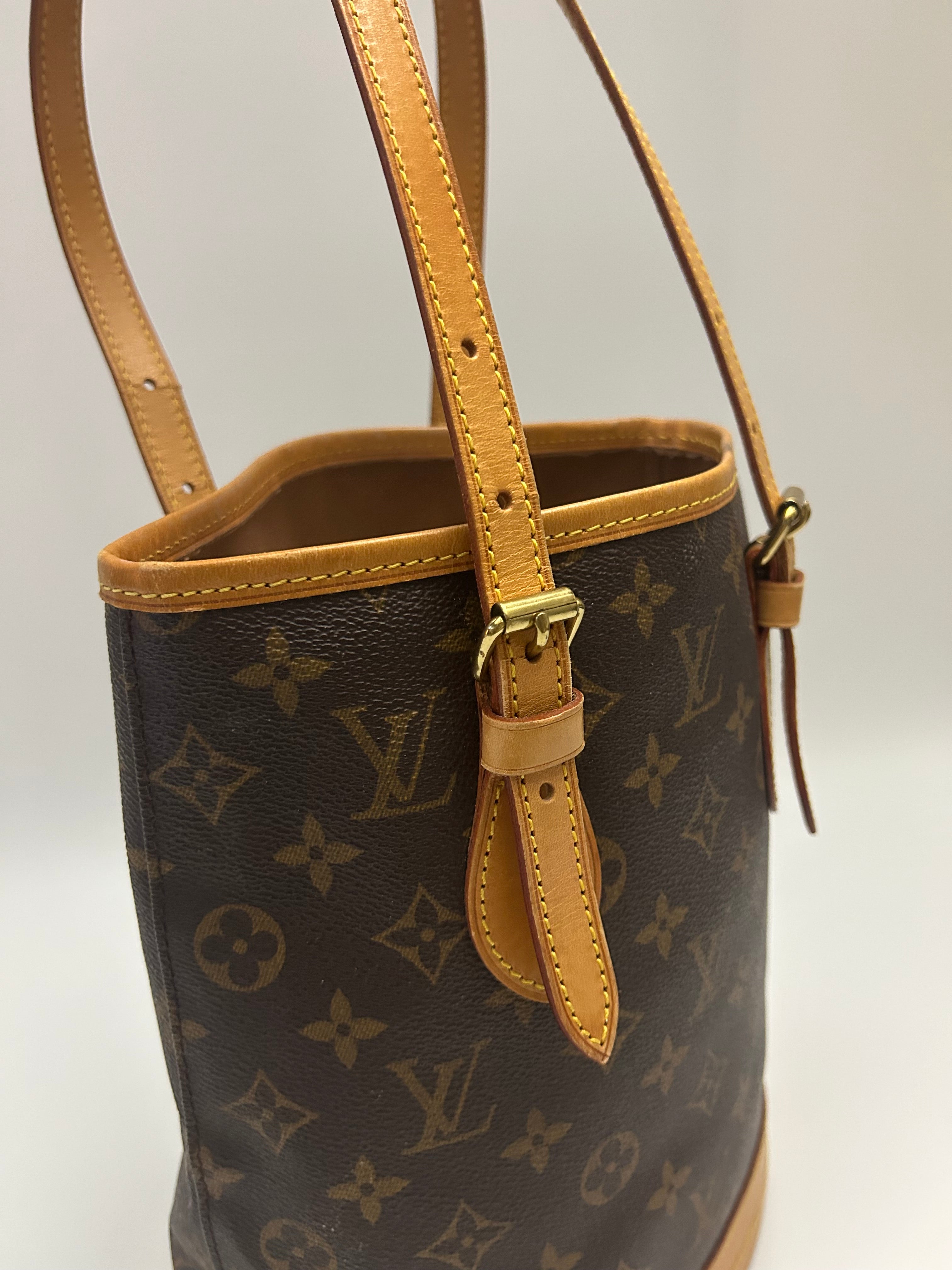 Louis Vuitton Marais