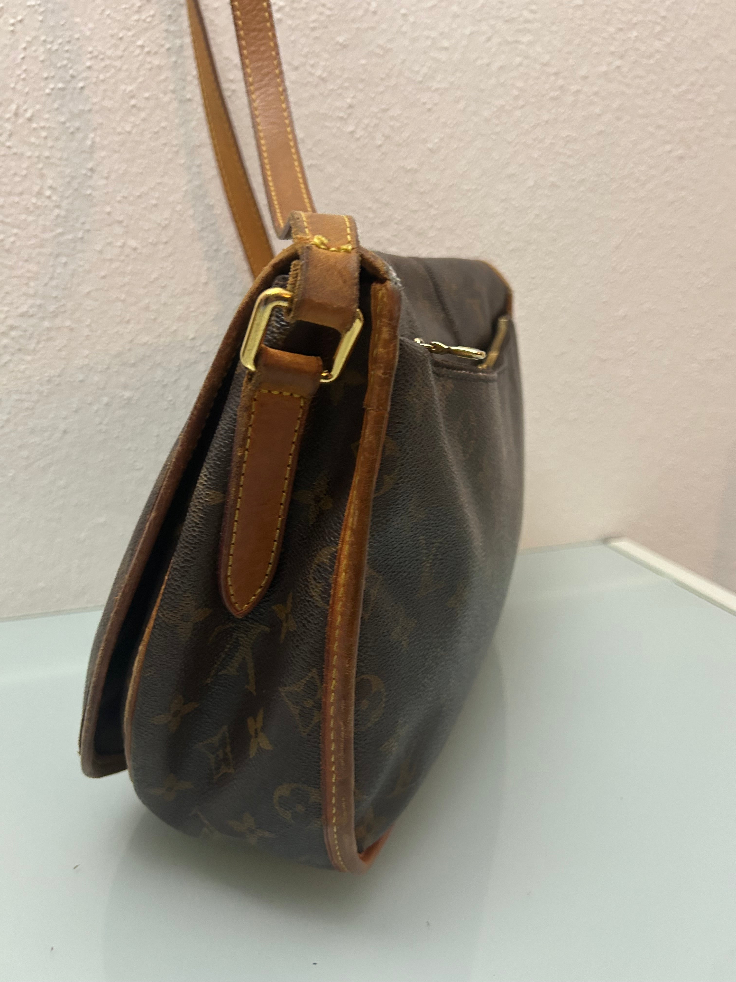 Louis Vuitton Menilmontant