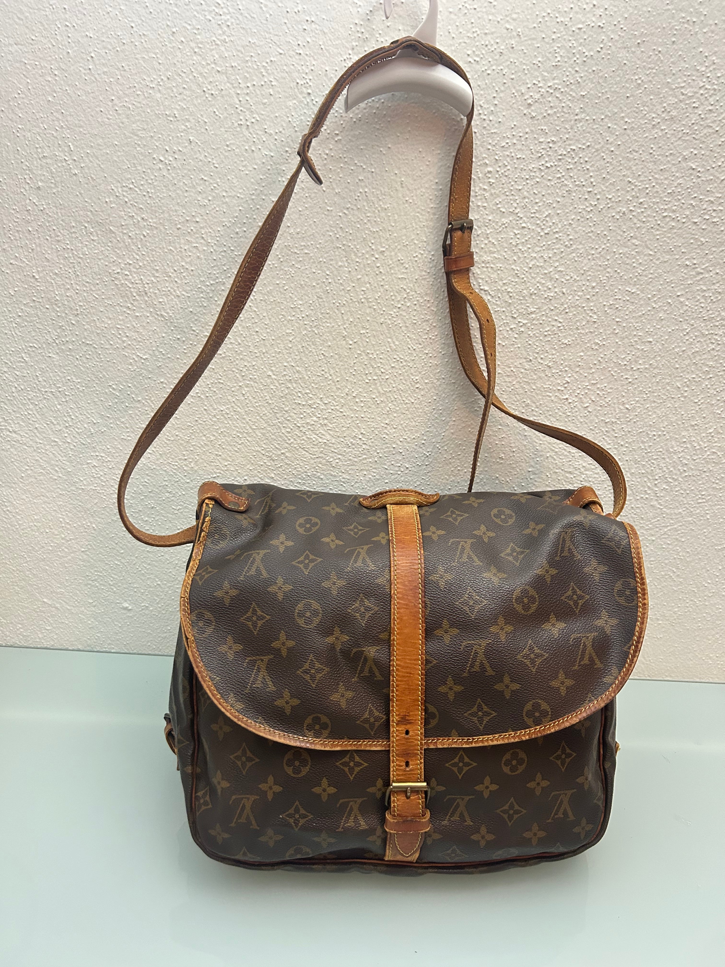 Louis Vuitton Saumur