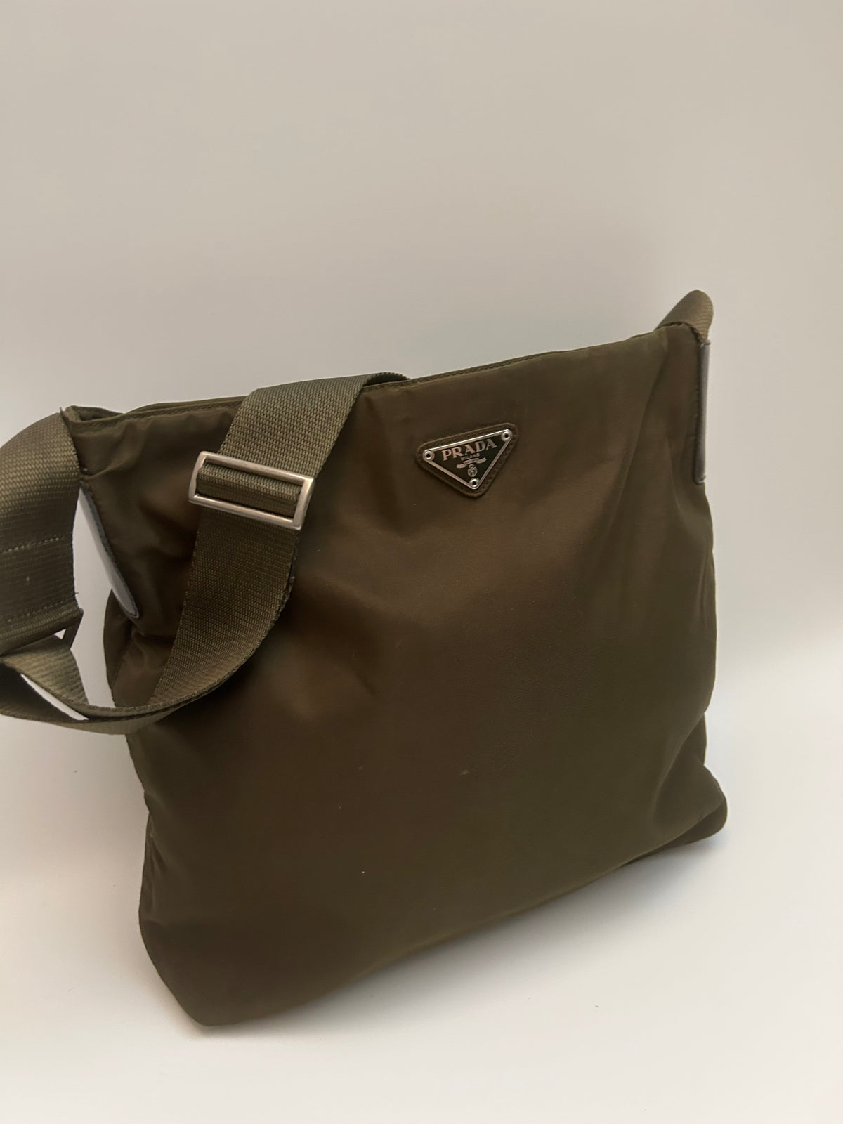 Prada Armygrøn Crossbbody