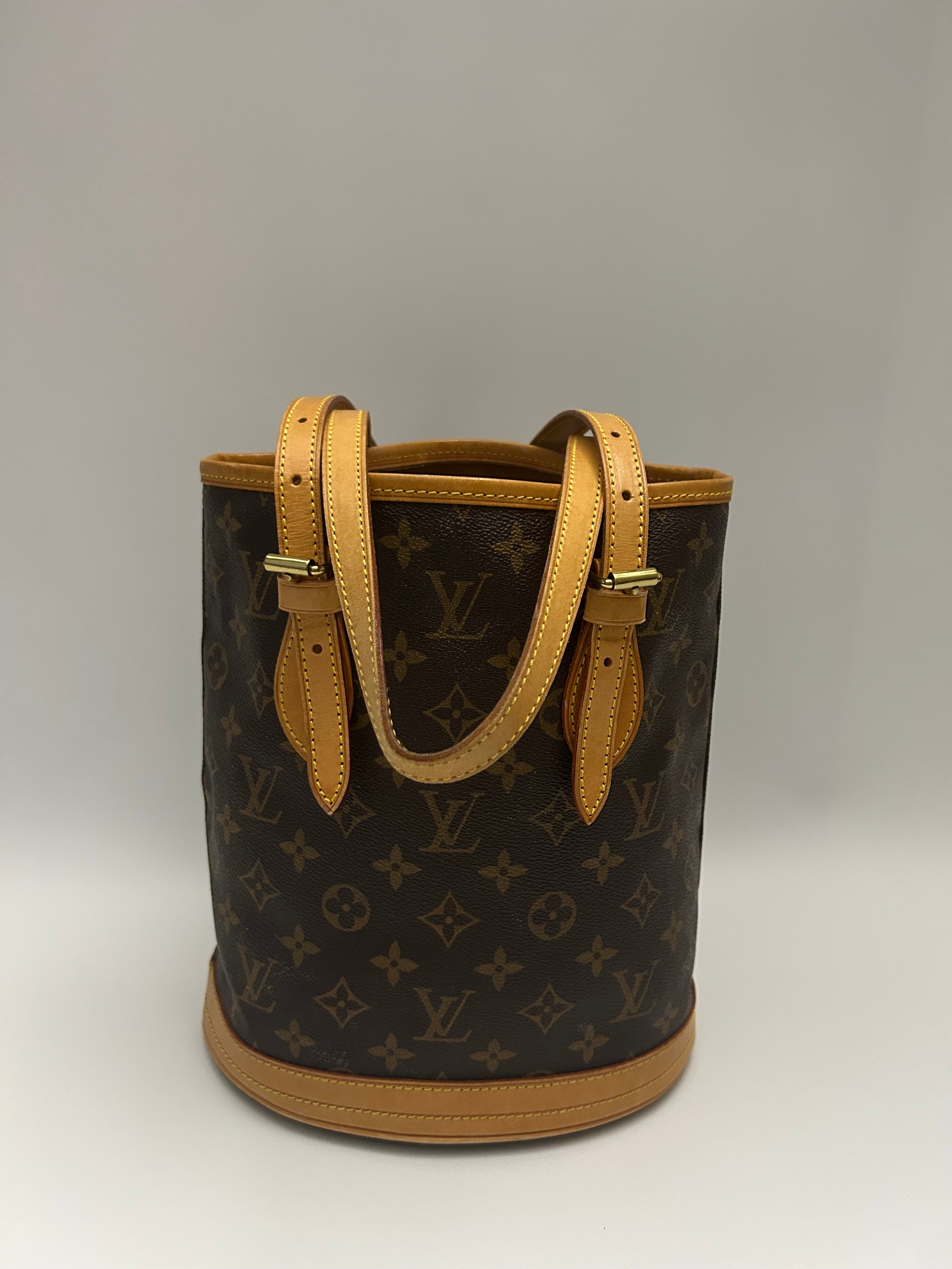 Louis Vuitton Marais