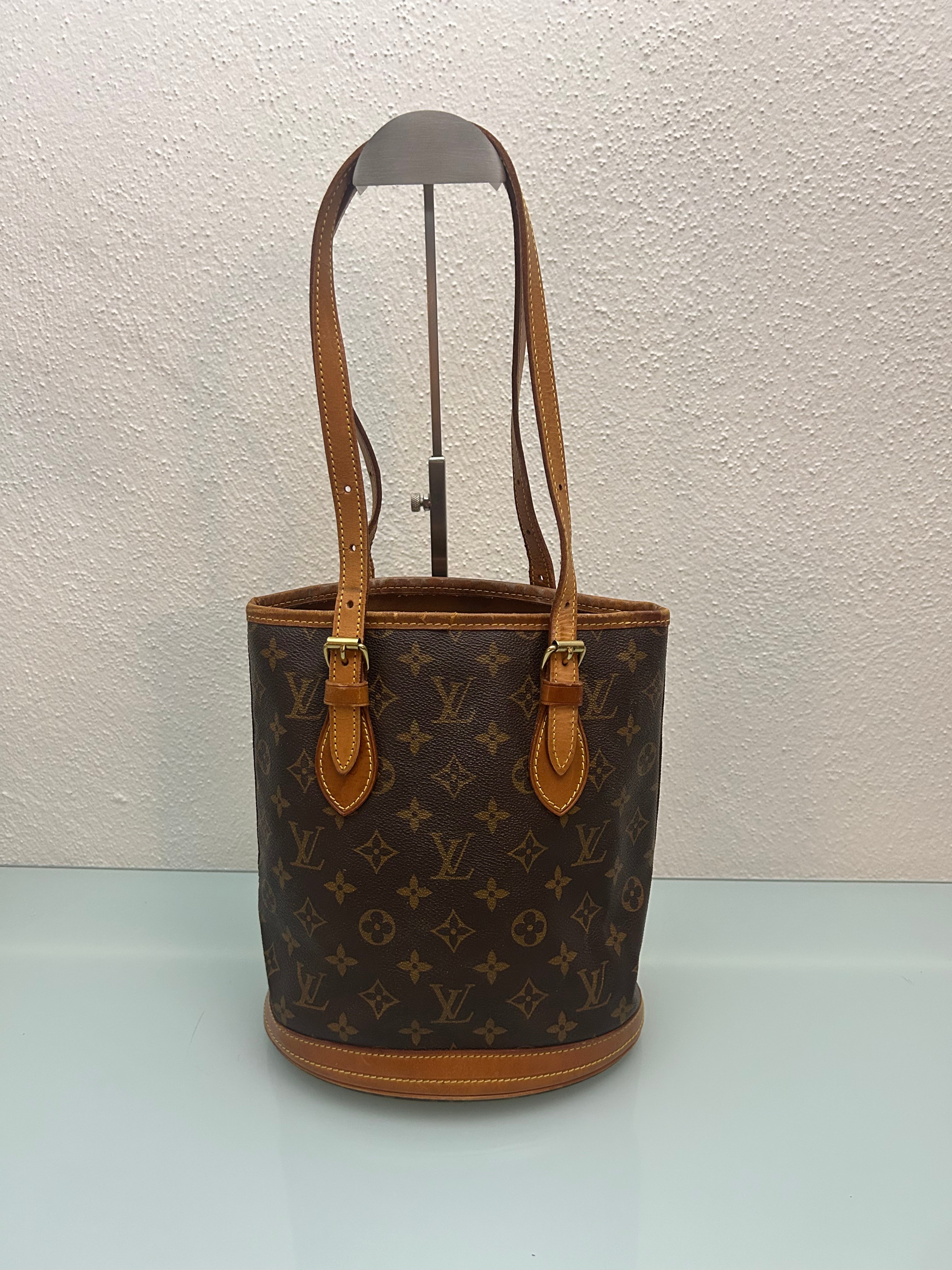 Louis Vuitton Marais